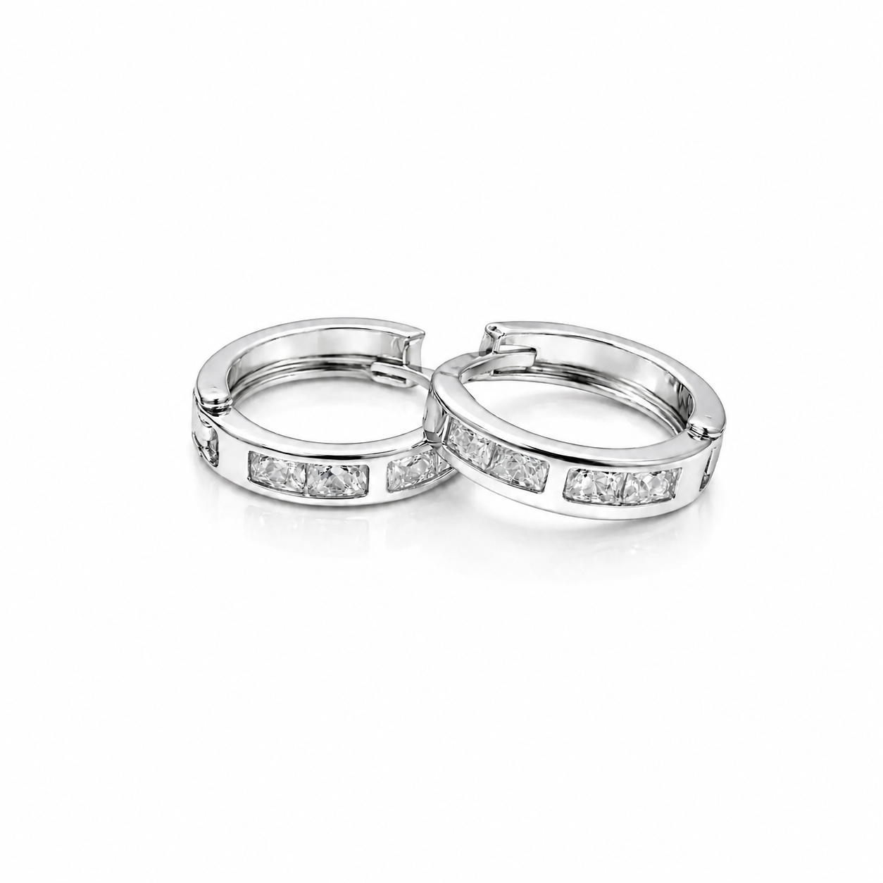 Aretes Huggies Minis de Plata .925