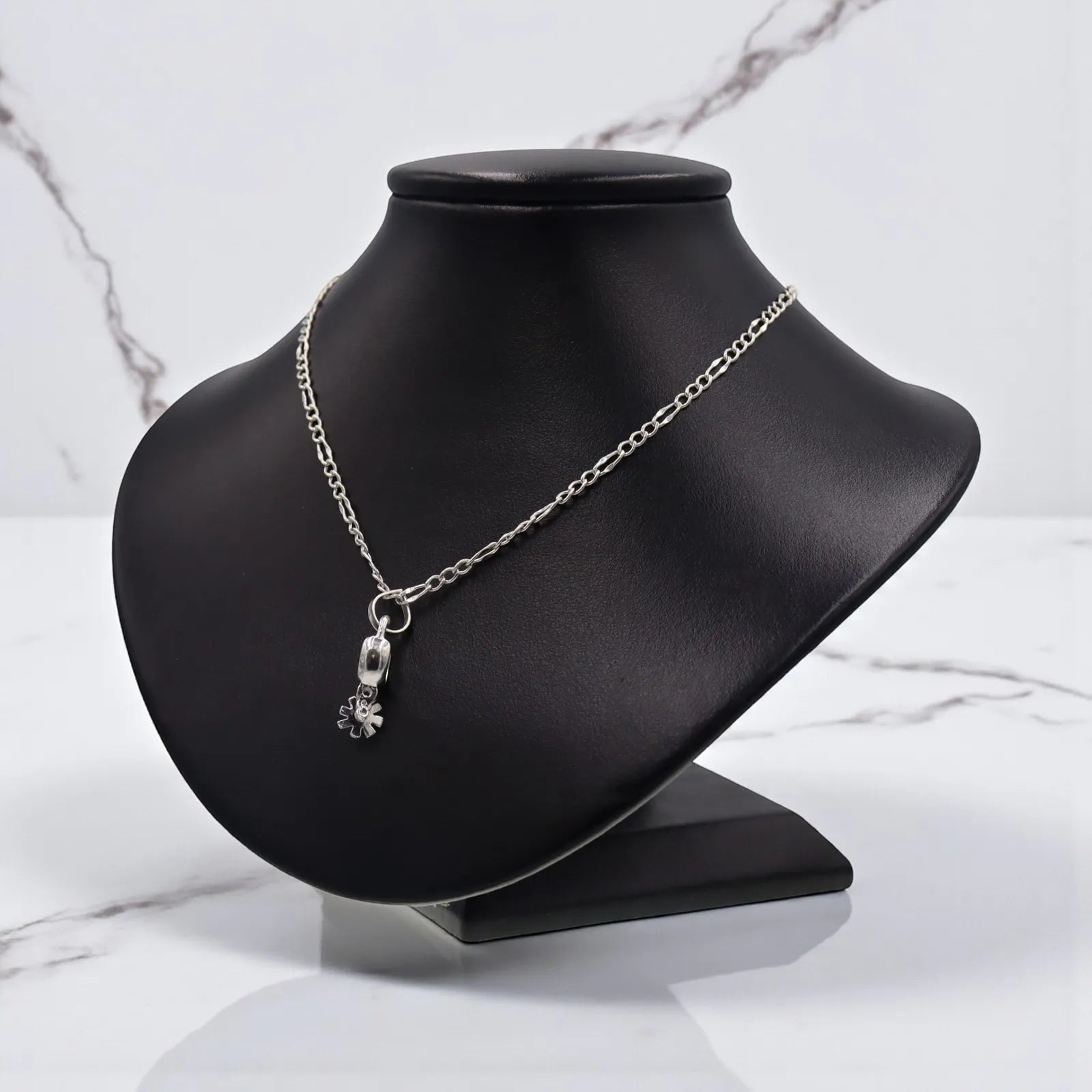 Dije De Bota Vaquera Con Espuela + Cadena en Plata .925