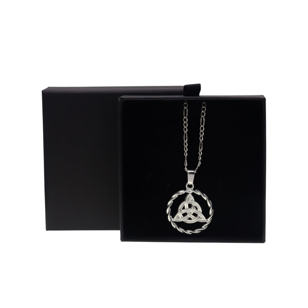 Dije De Triqueta + Cadena De Plata .925