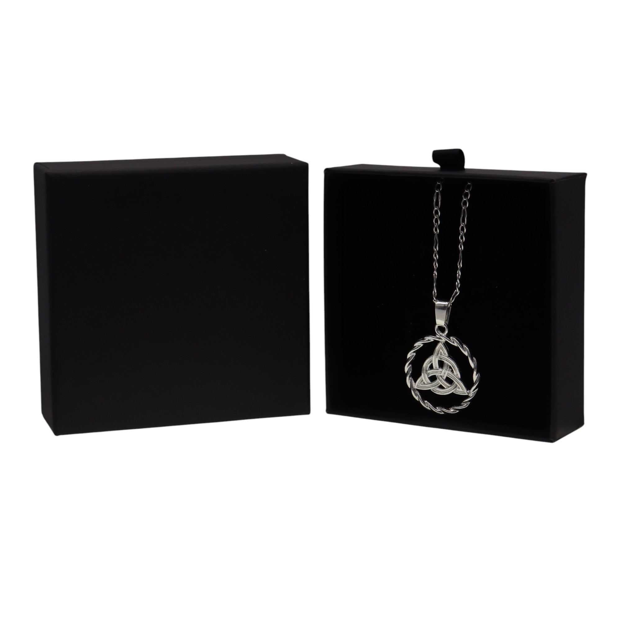 Dije De Triqueta + Cadena De Plata .925