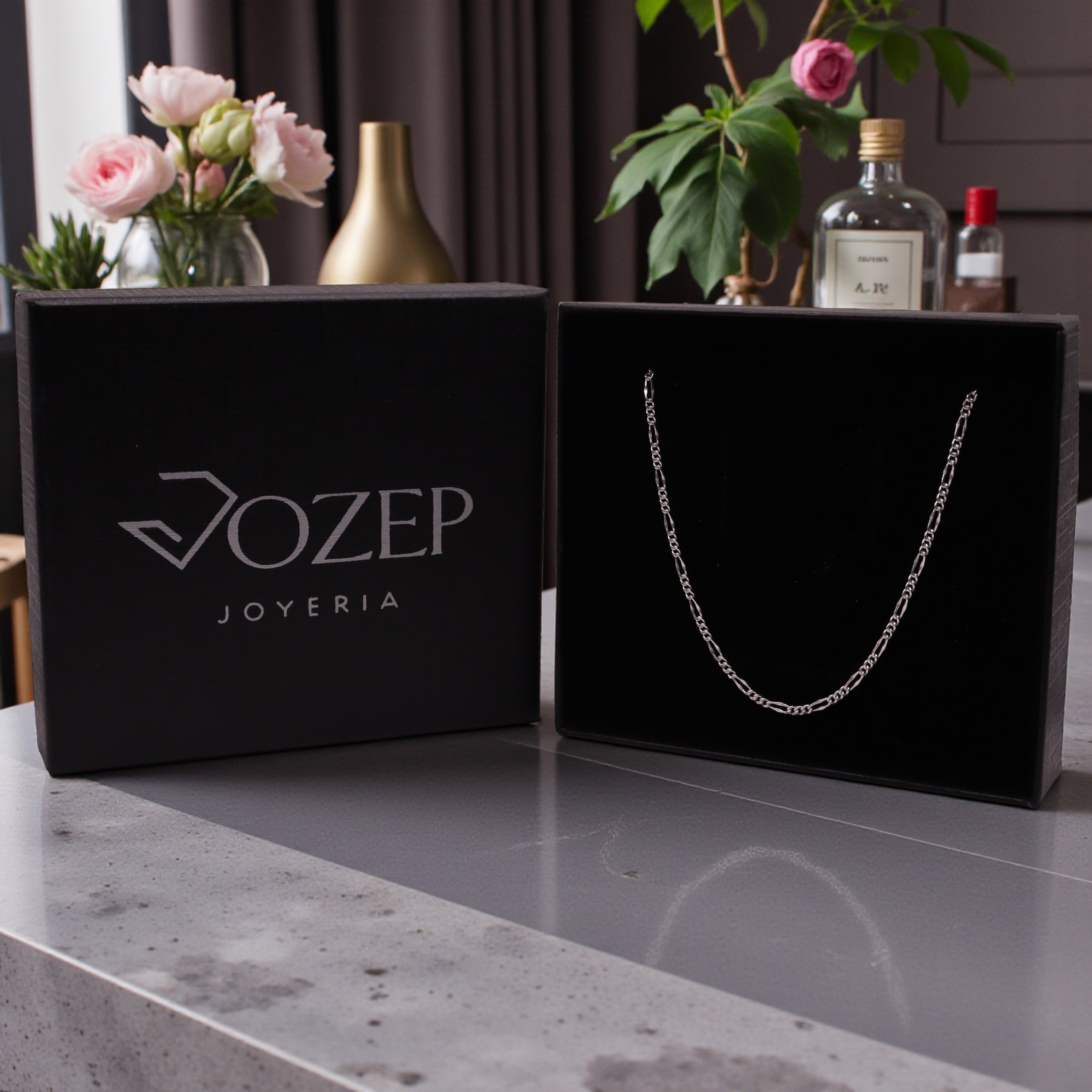 Cadena Figaro Forjada Mini de Plata .925