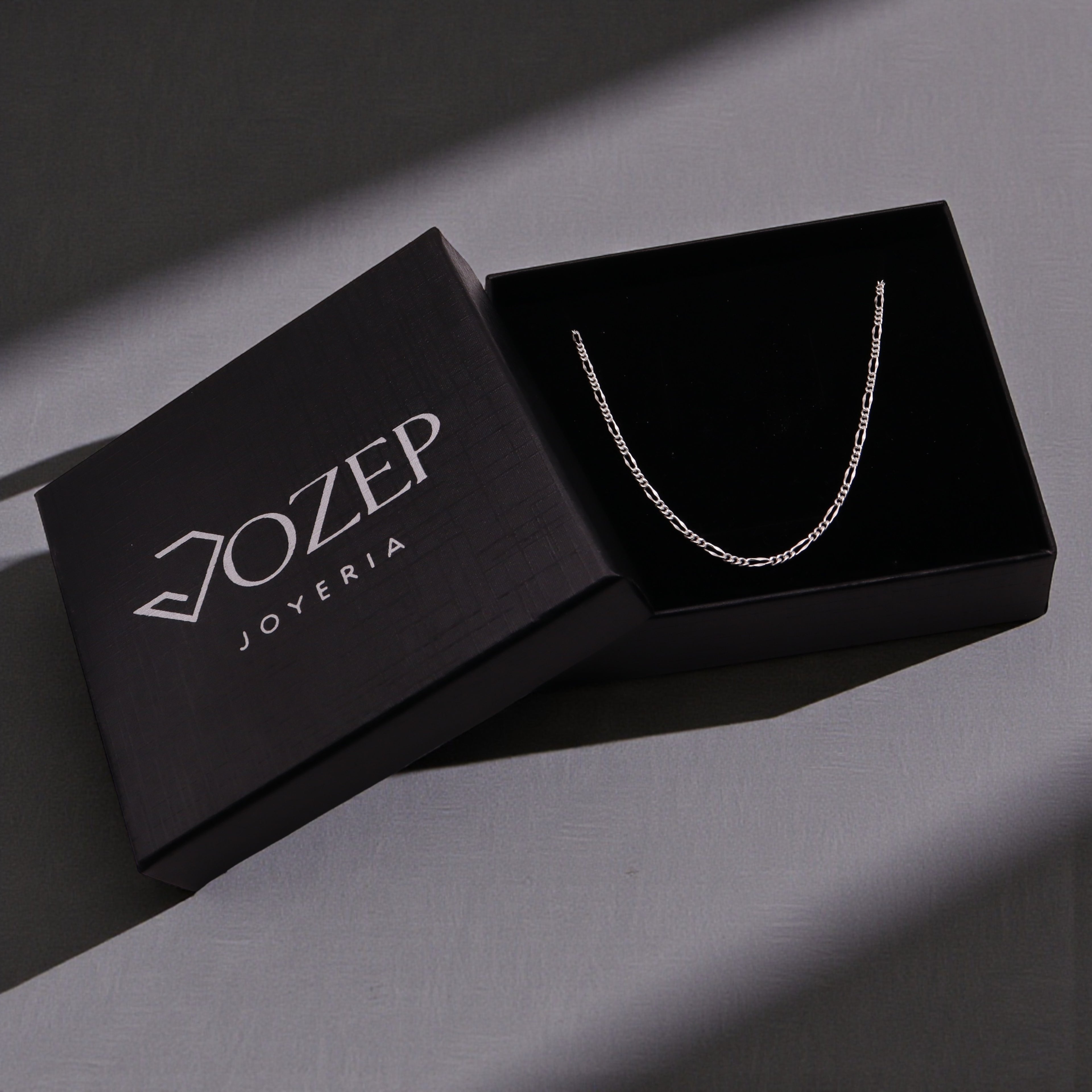 Cadena Figaro Forjada Mini de Plata .925