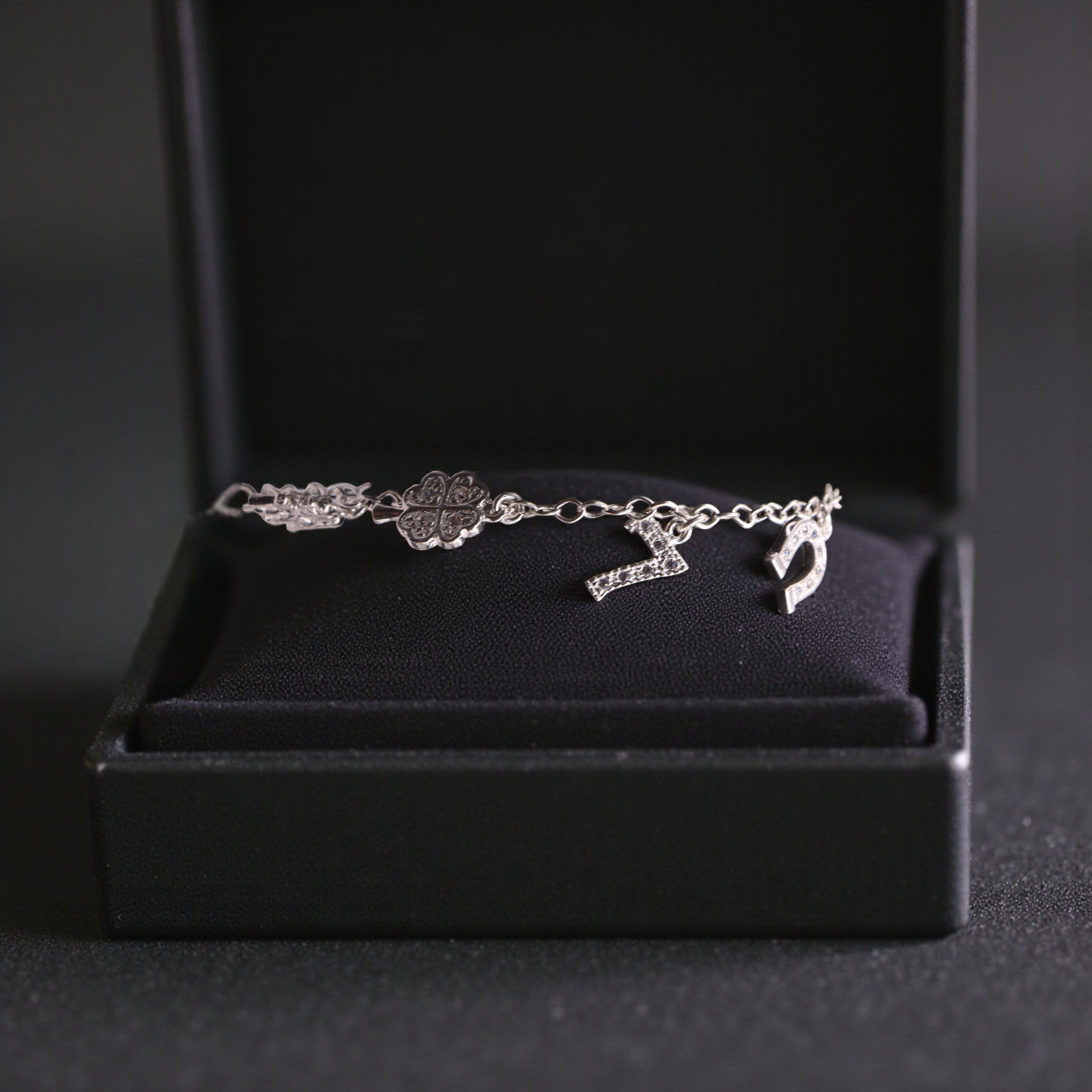 Pulsera Dijes Suerte Plata .925 18 cm  Jozep Joyería