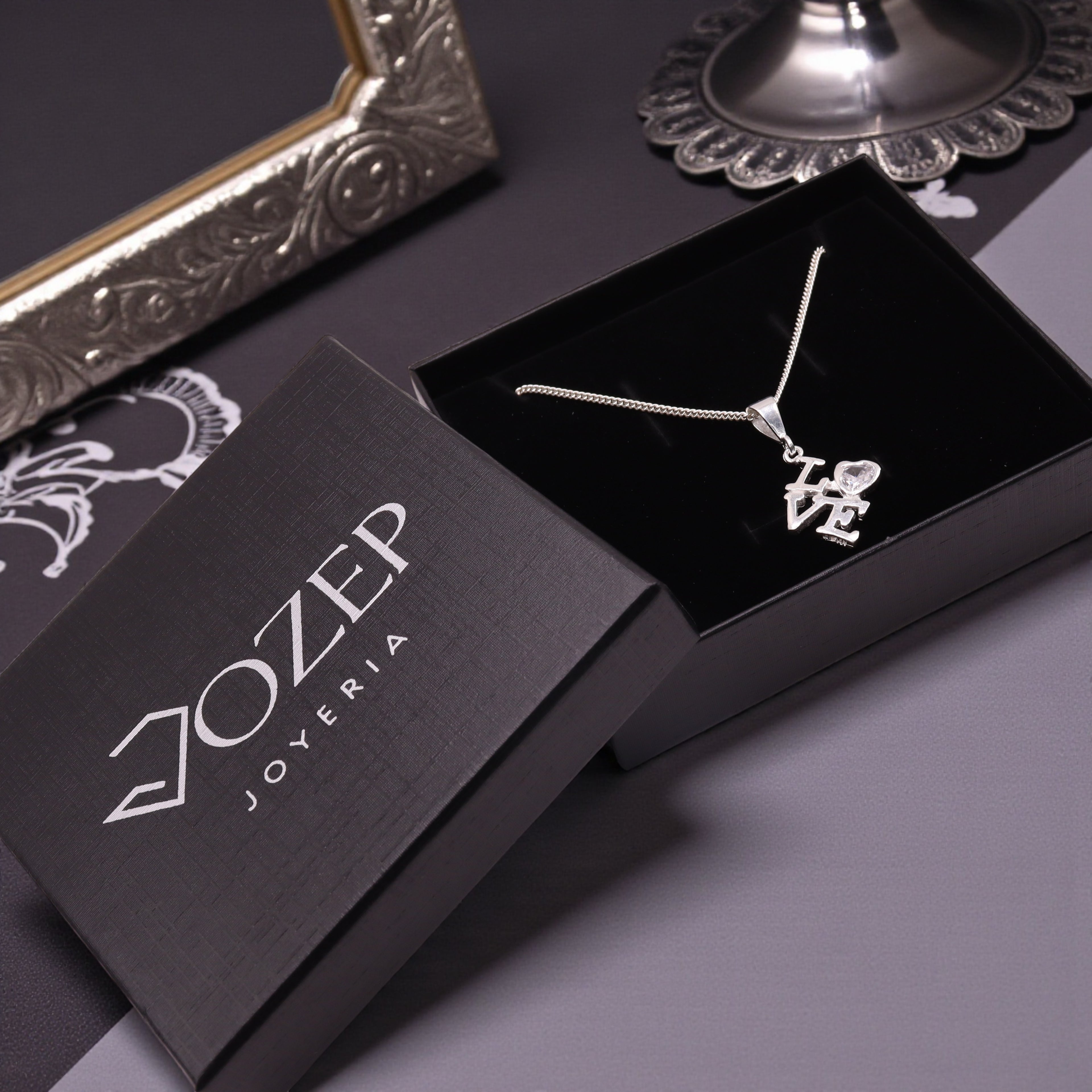 Dije Love Con Corazón Plata .925