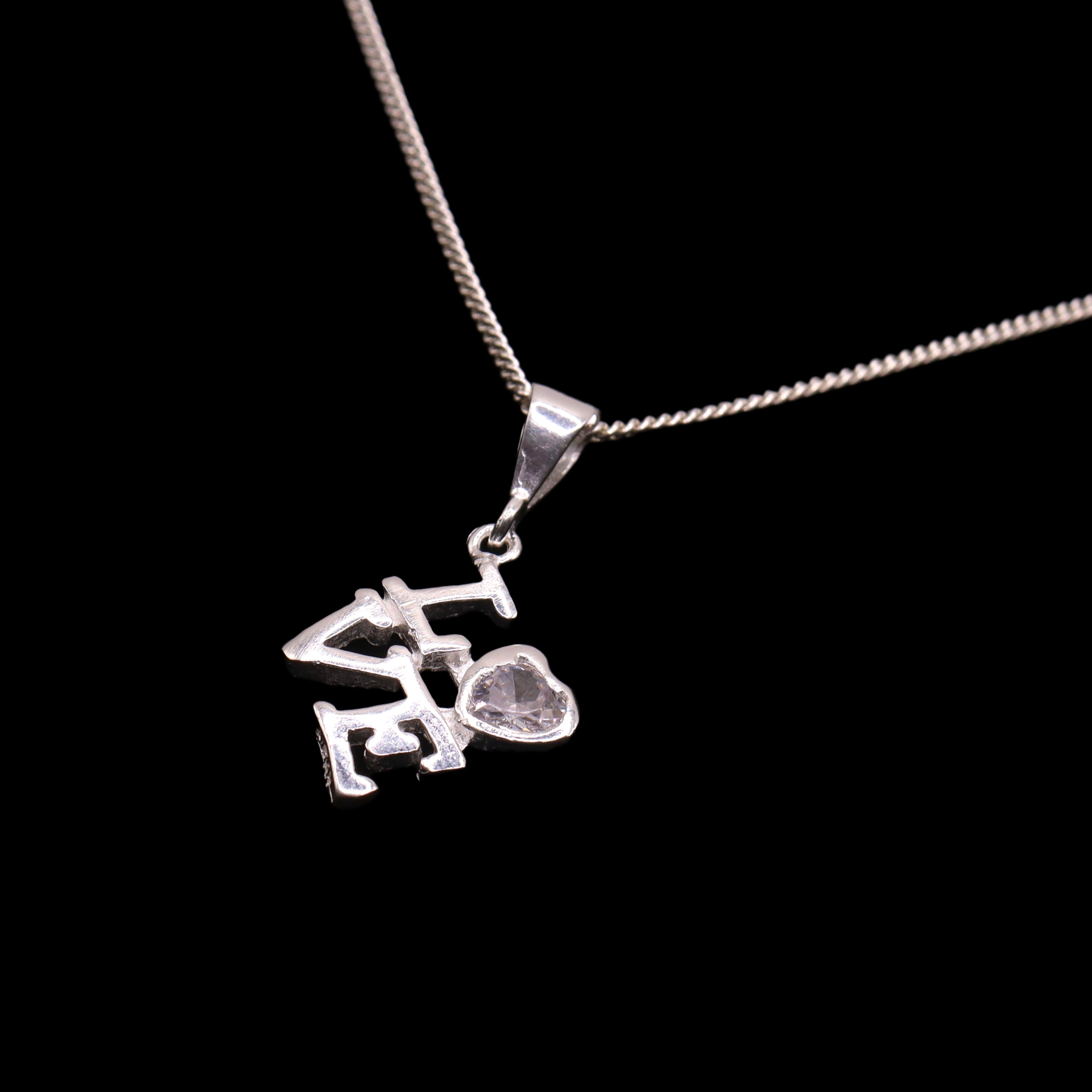 Dije Love Con Corazón Plata .925