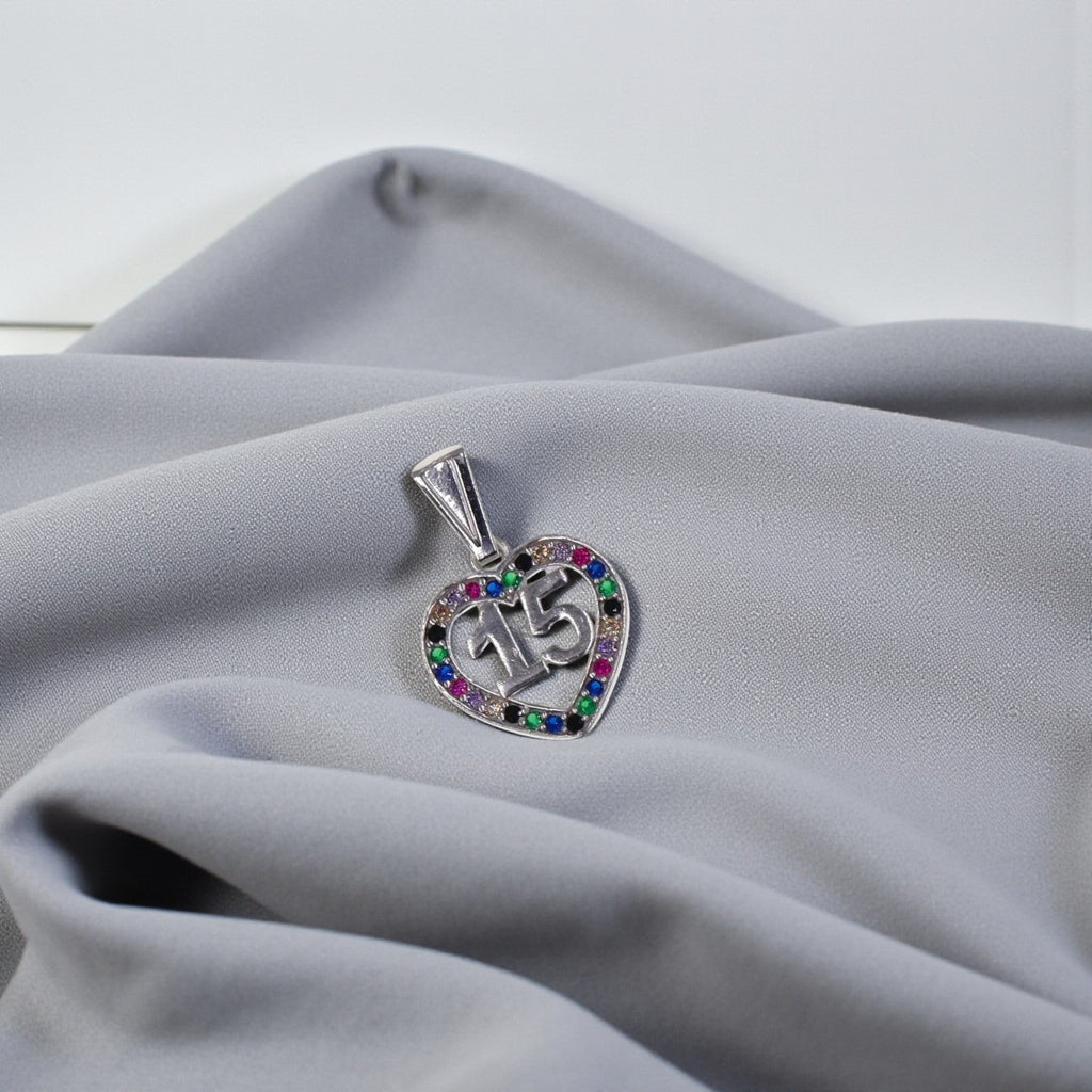 Dije 15 Años Circonias Colores + Cadena en Plata .925