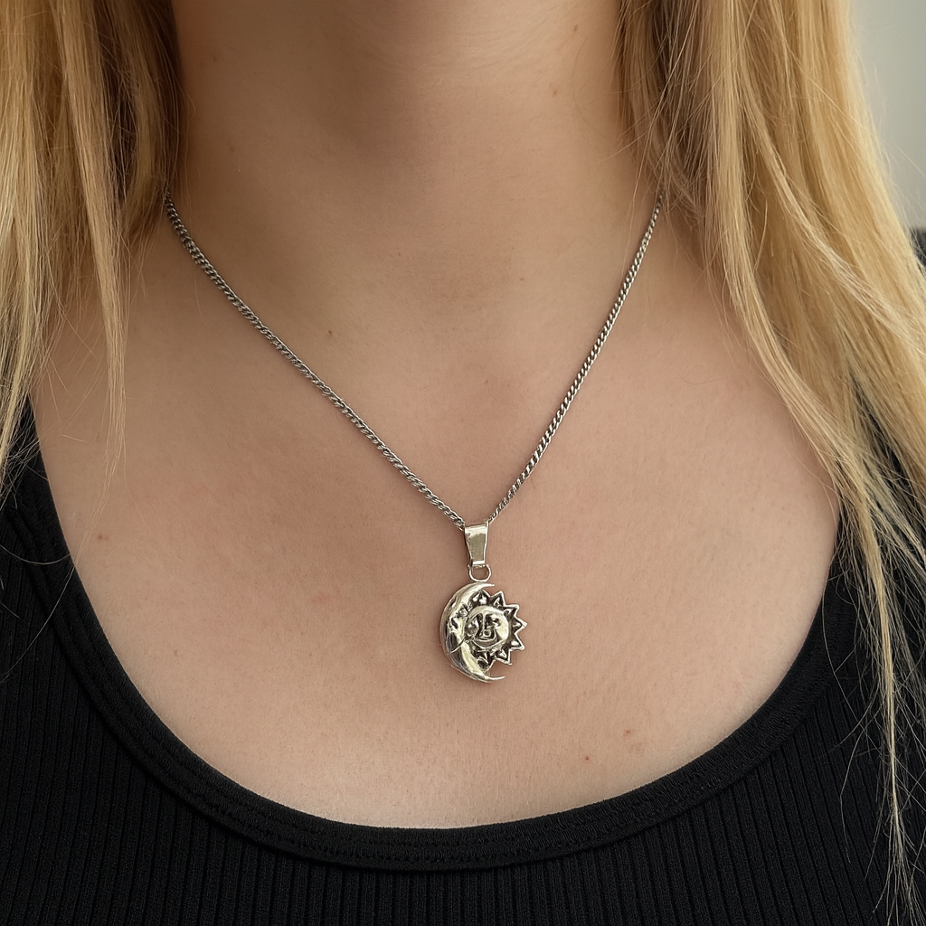 Dije De Luna/sol + Cadena En Plata .925