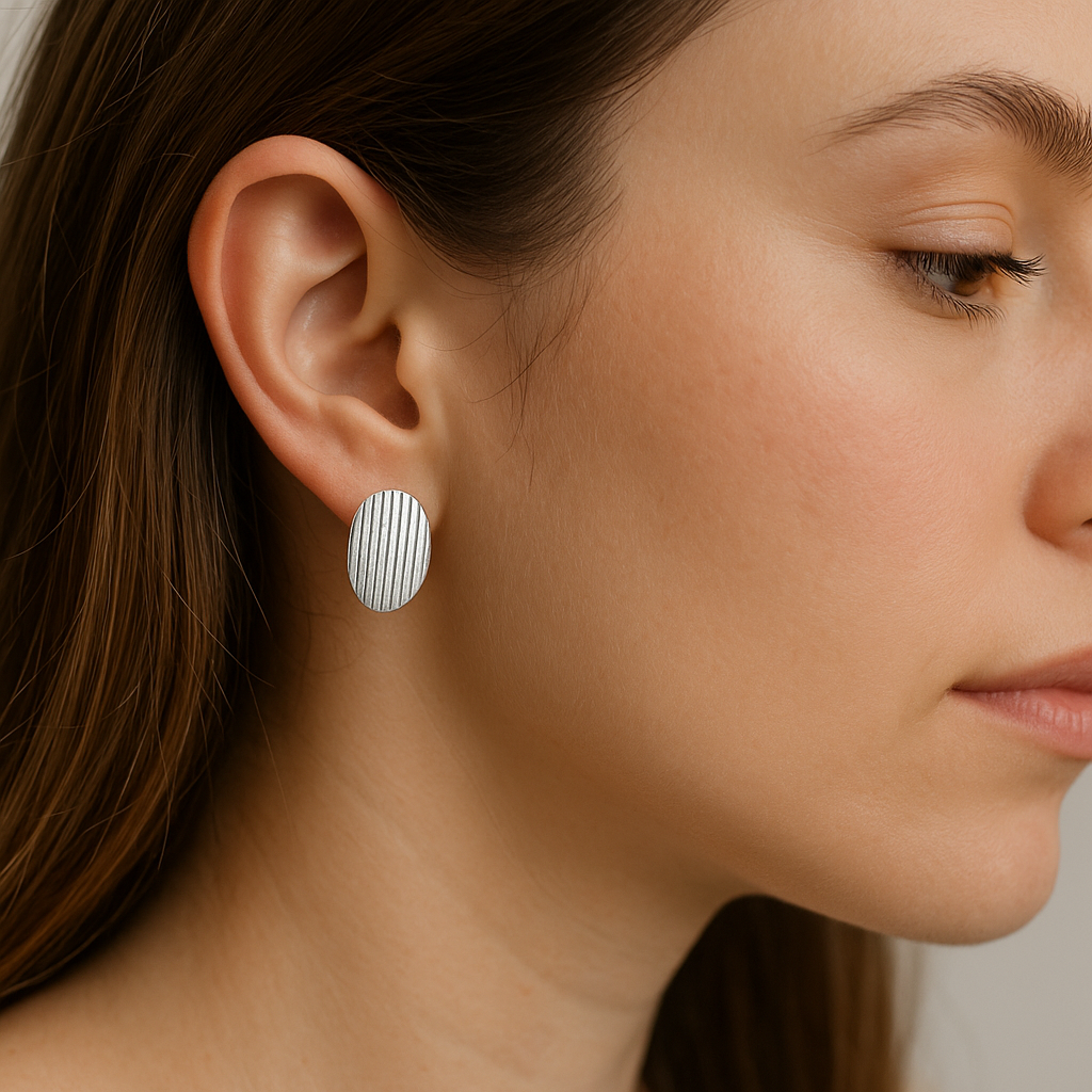 Broquel Ovalo Con Lineas de Plata .925