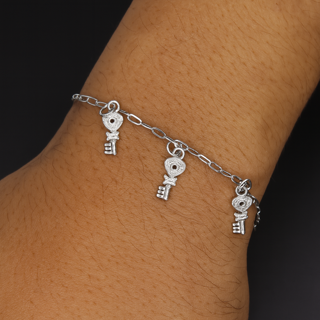 Pulso De Plata .925 Estilo Barbado Con Dijes De Llave 17.5 cm