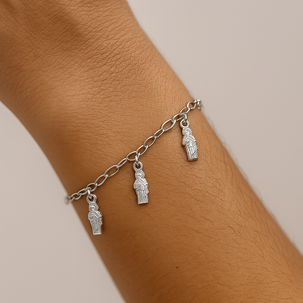 Pulso De Plata .925 Estilo Barbado Con Dijes De San Judas 18 cm