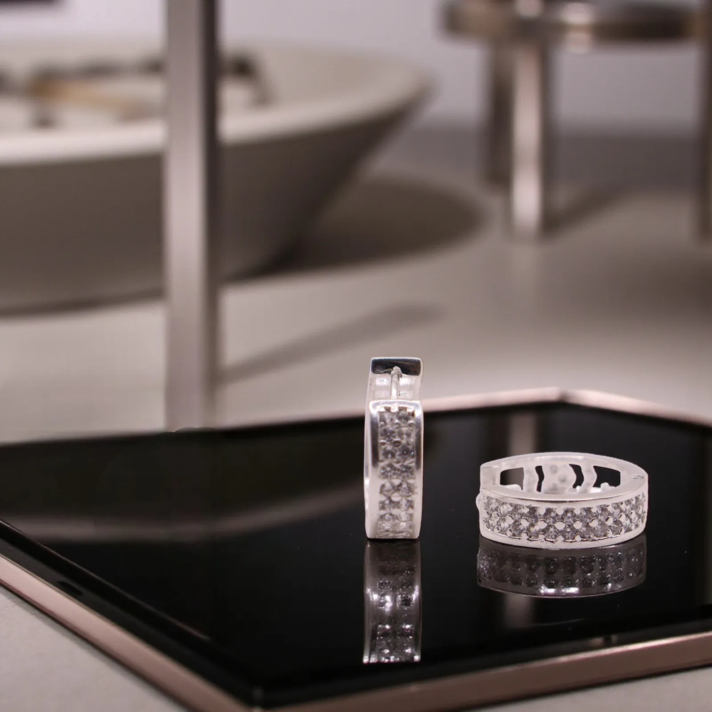 Aretes Huggies De Plata .925 Con Circonia Corazon