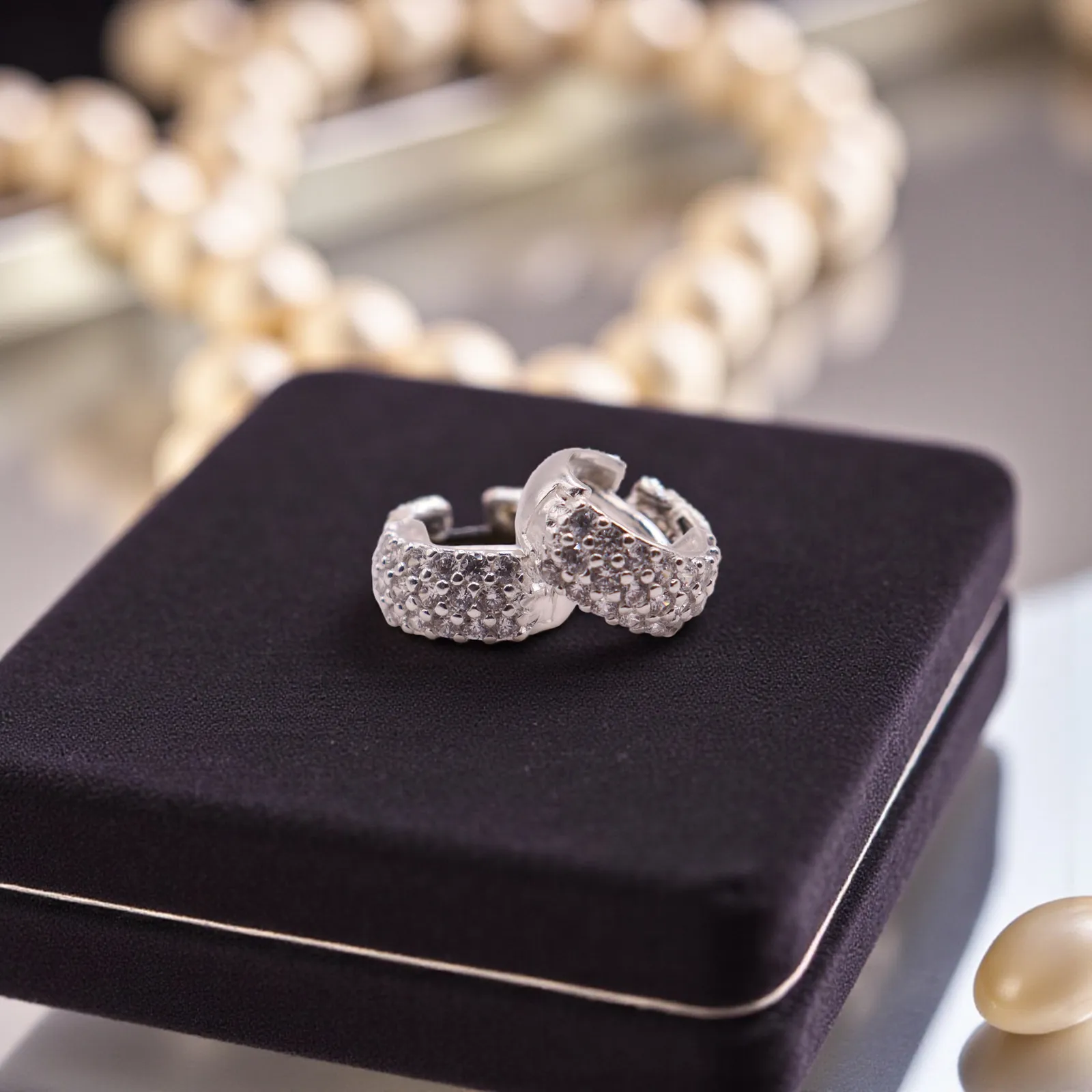 Arete Huggie De plata .925 Con Zirconia