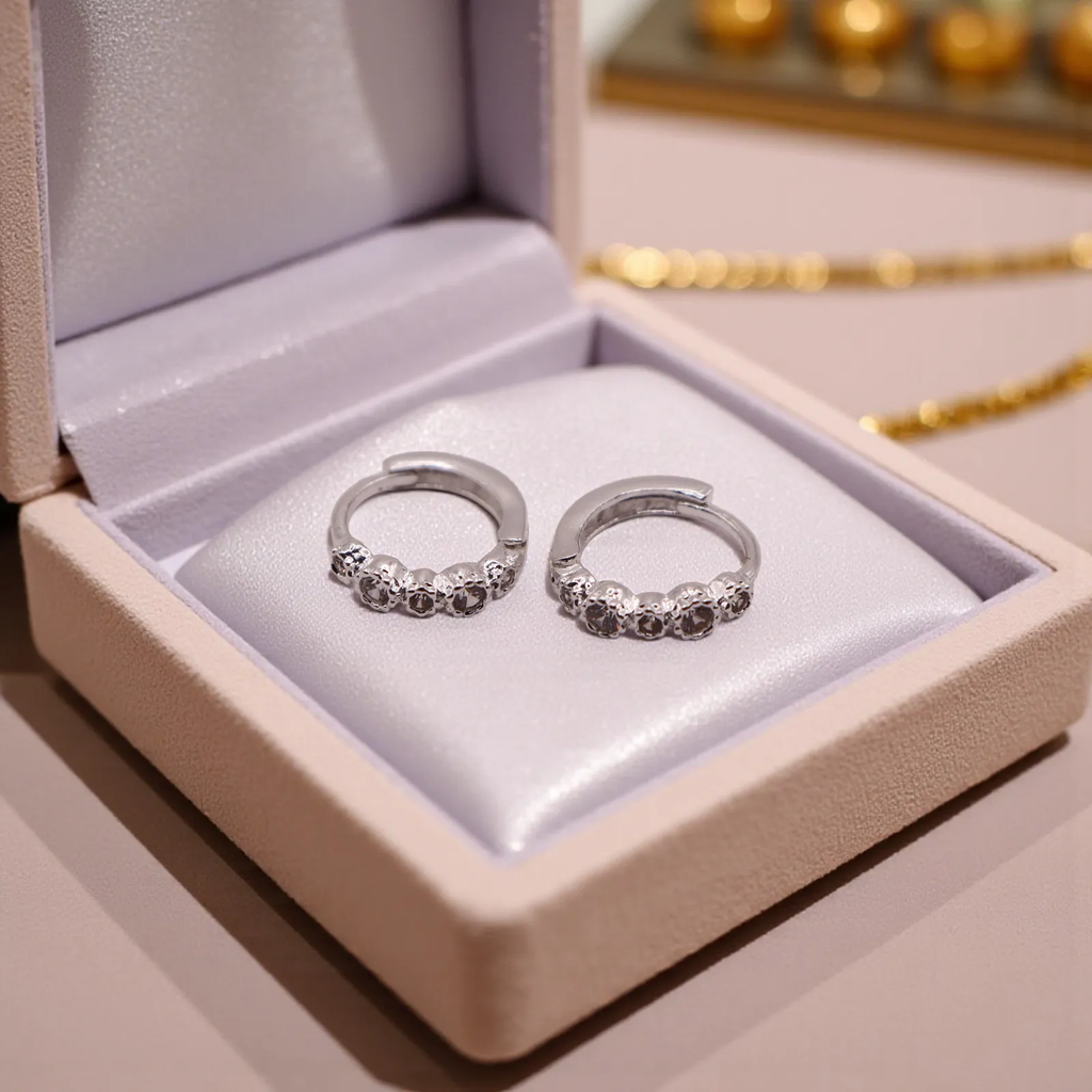 Aretes Huggie Mini Circulos De Plata.925 Con Circonias