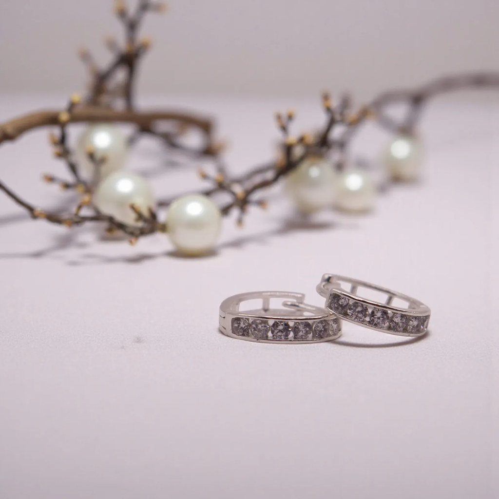 Aretes Huggies Ventana De Luz De Plata.925 Con Circonias