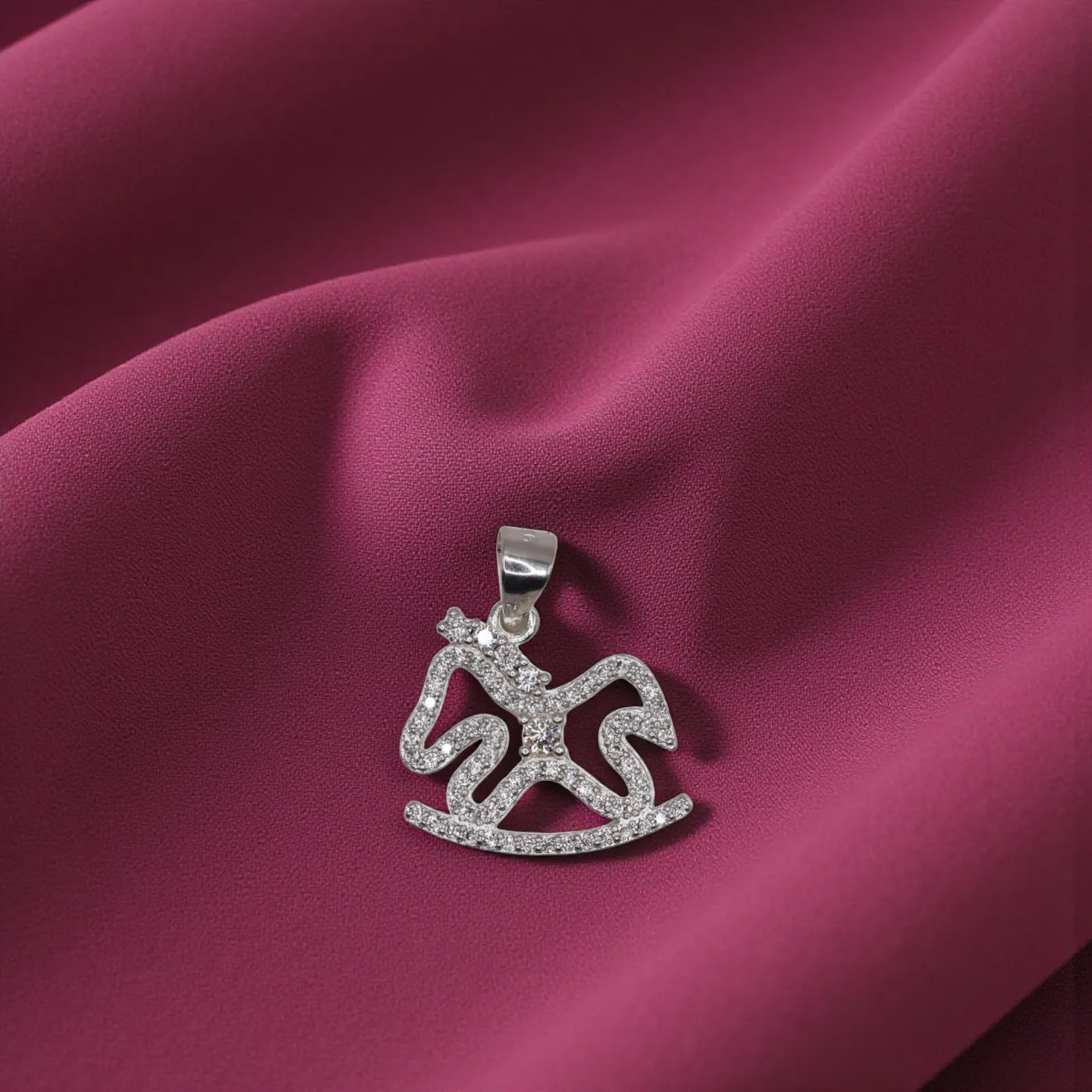 Dije De Caballo Mecedora+ Cadena en Plata .925