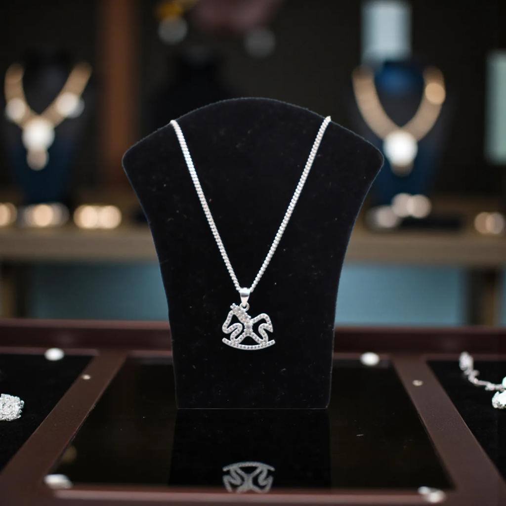 Dije De Caballo Mecedora+ Cadena en Plata .925