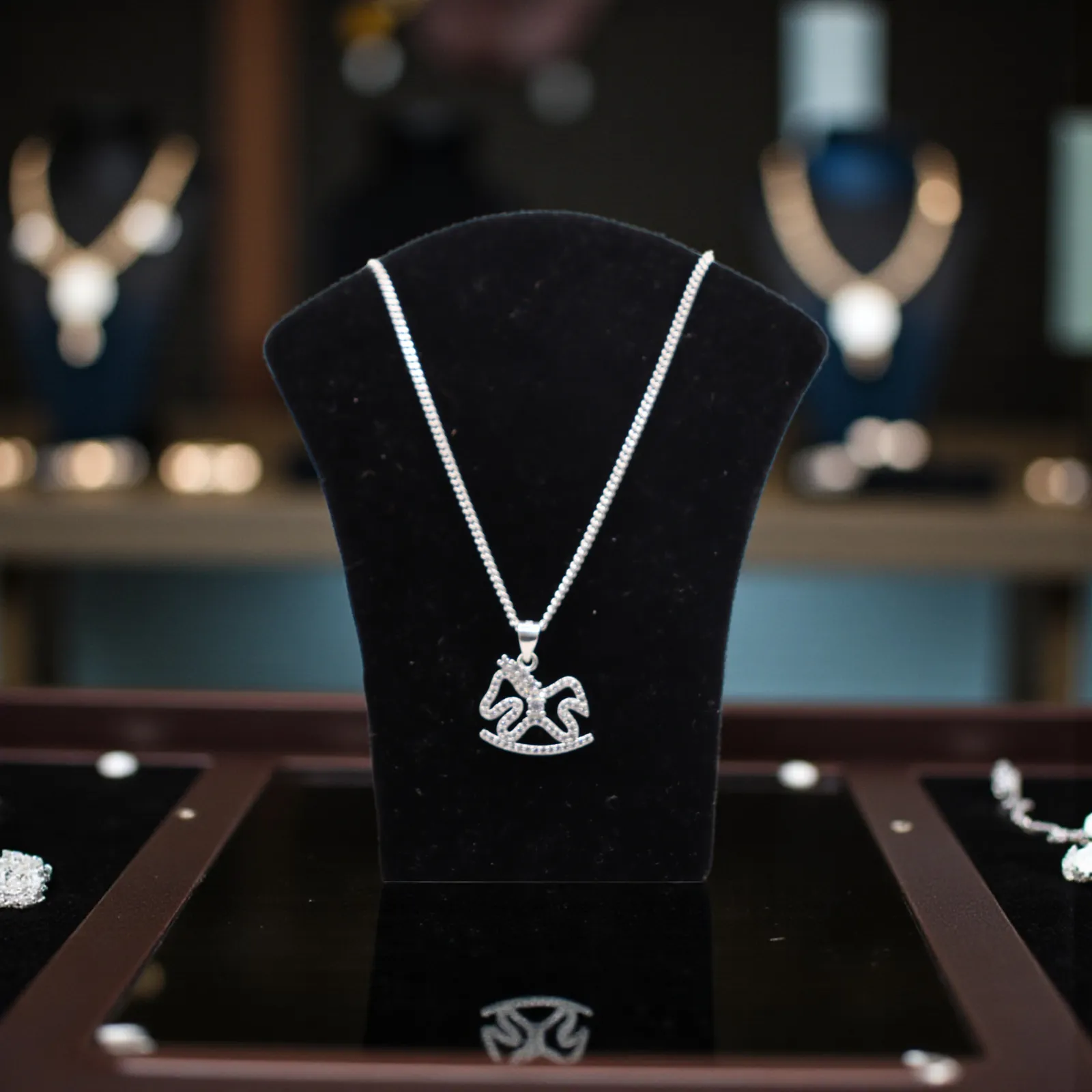 Dije De Caballo Mecedora+ Cadena en Plata .925