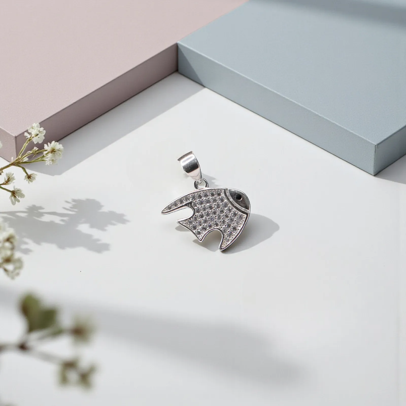 Dije De Pez + Cadena en Plata .925