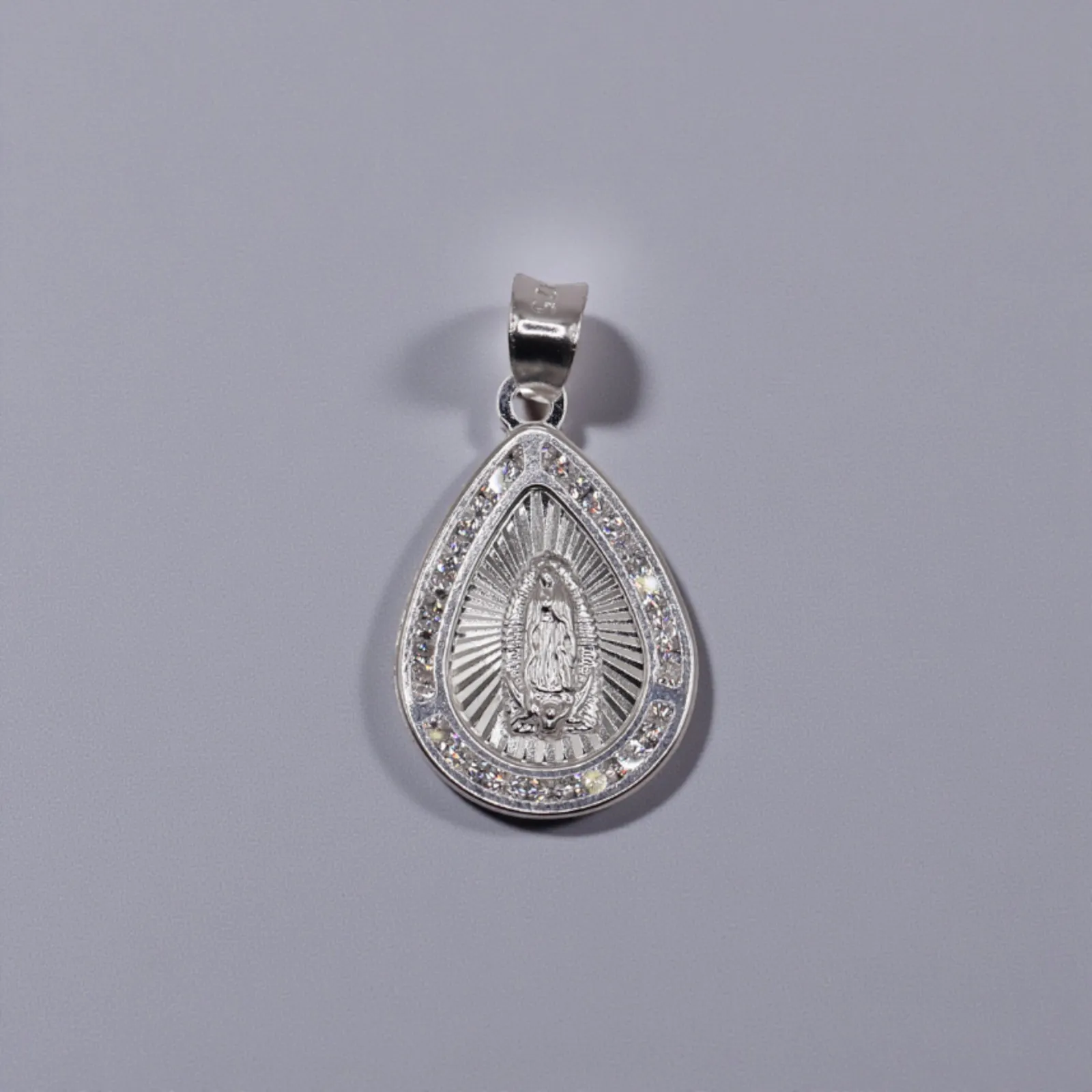 Dije Medalla De Virgen En Forma De Gota+ Cadena en Plata .925