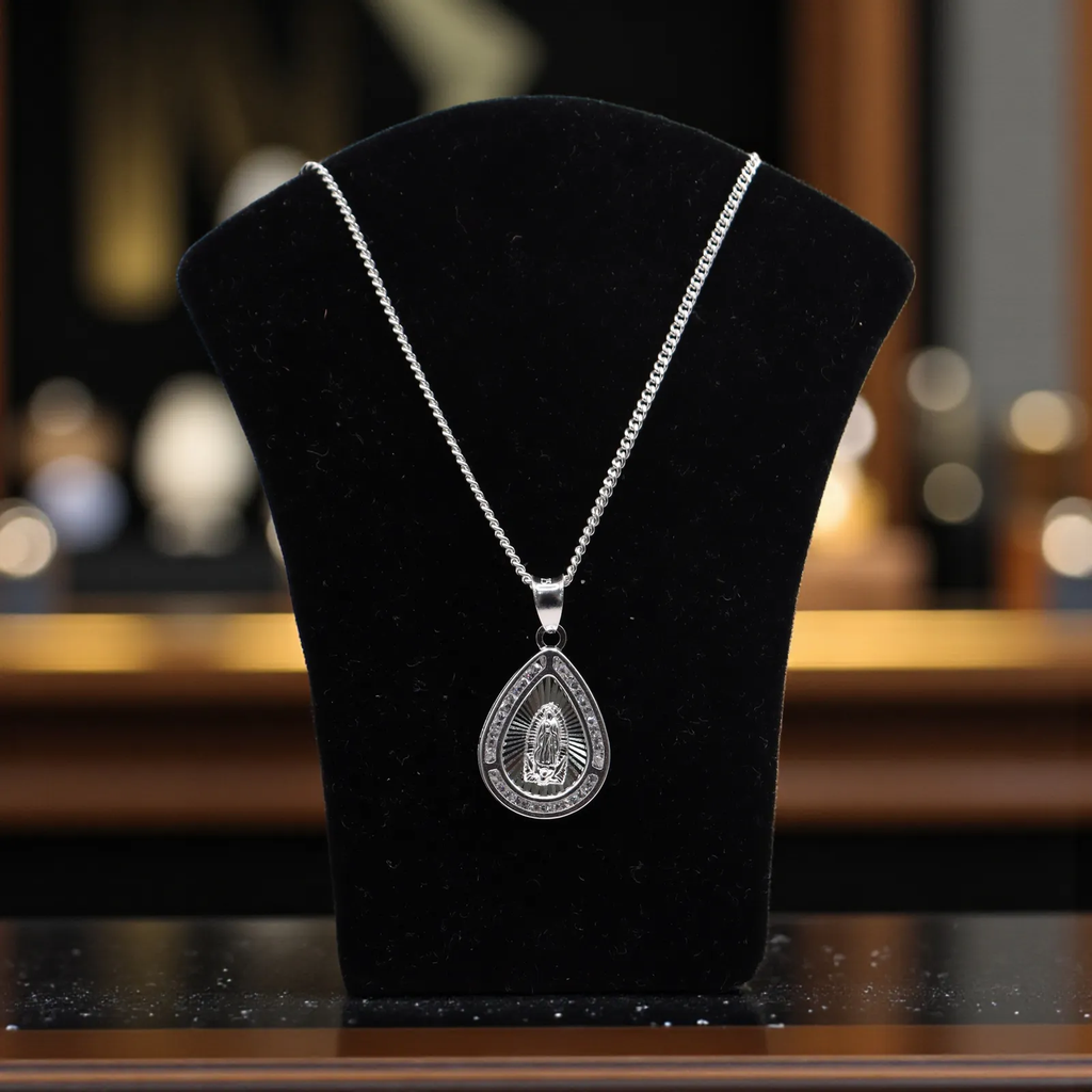 Dije Medalla De Virgen En Forma De Gota+ Cadena en Plata .925