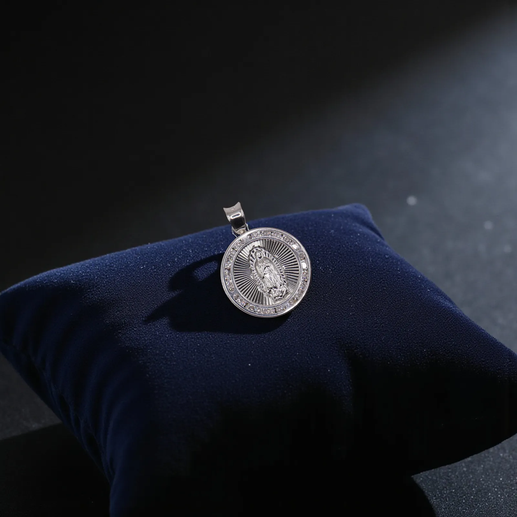 Dije De Medalla De Virgen Circular + Cadena en Plata .925