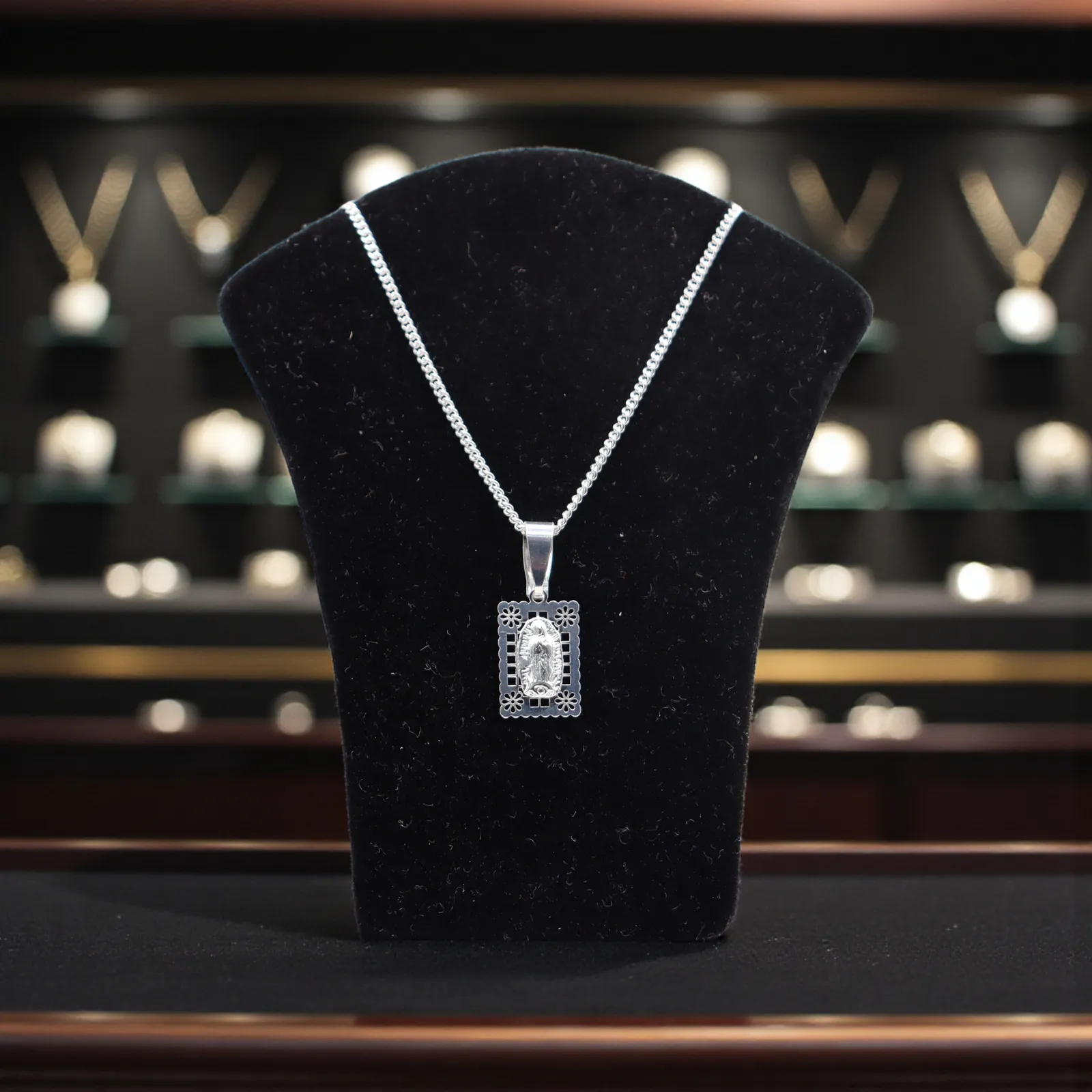 Dije De Virgen Con Flores + Cadena en Plata .925