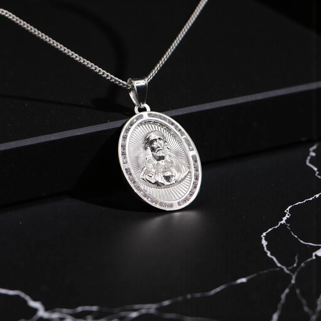 Dije De Medalla De Jesus Ovalada + Cadena en Plata .925