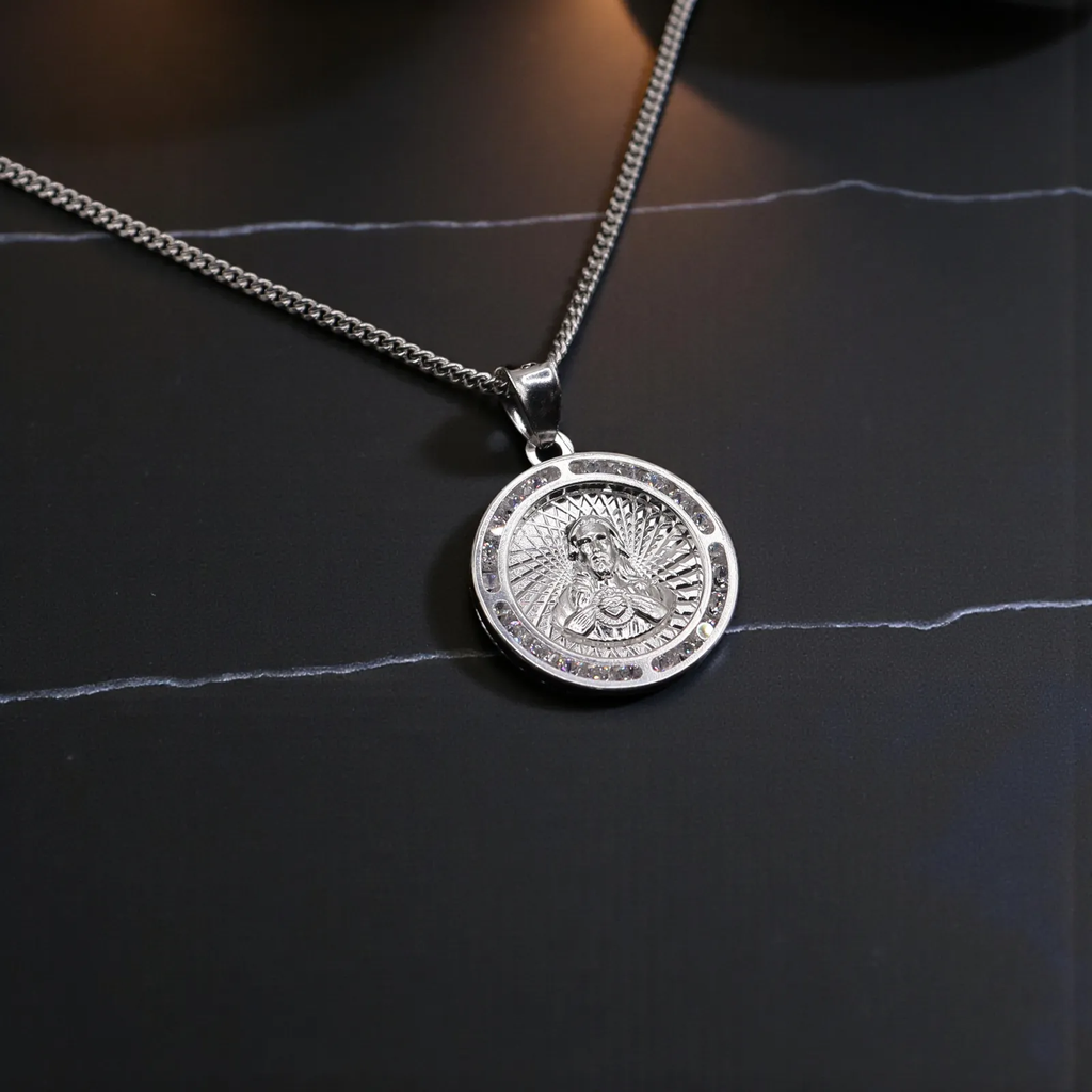 Dije De Medalla De Jesus Chica + Cadena en Plata .925