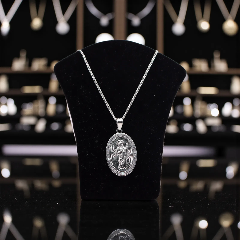 Dije De Medalla De San Judas Ovalo Grande  + Cadena en Plata .925