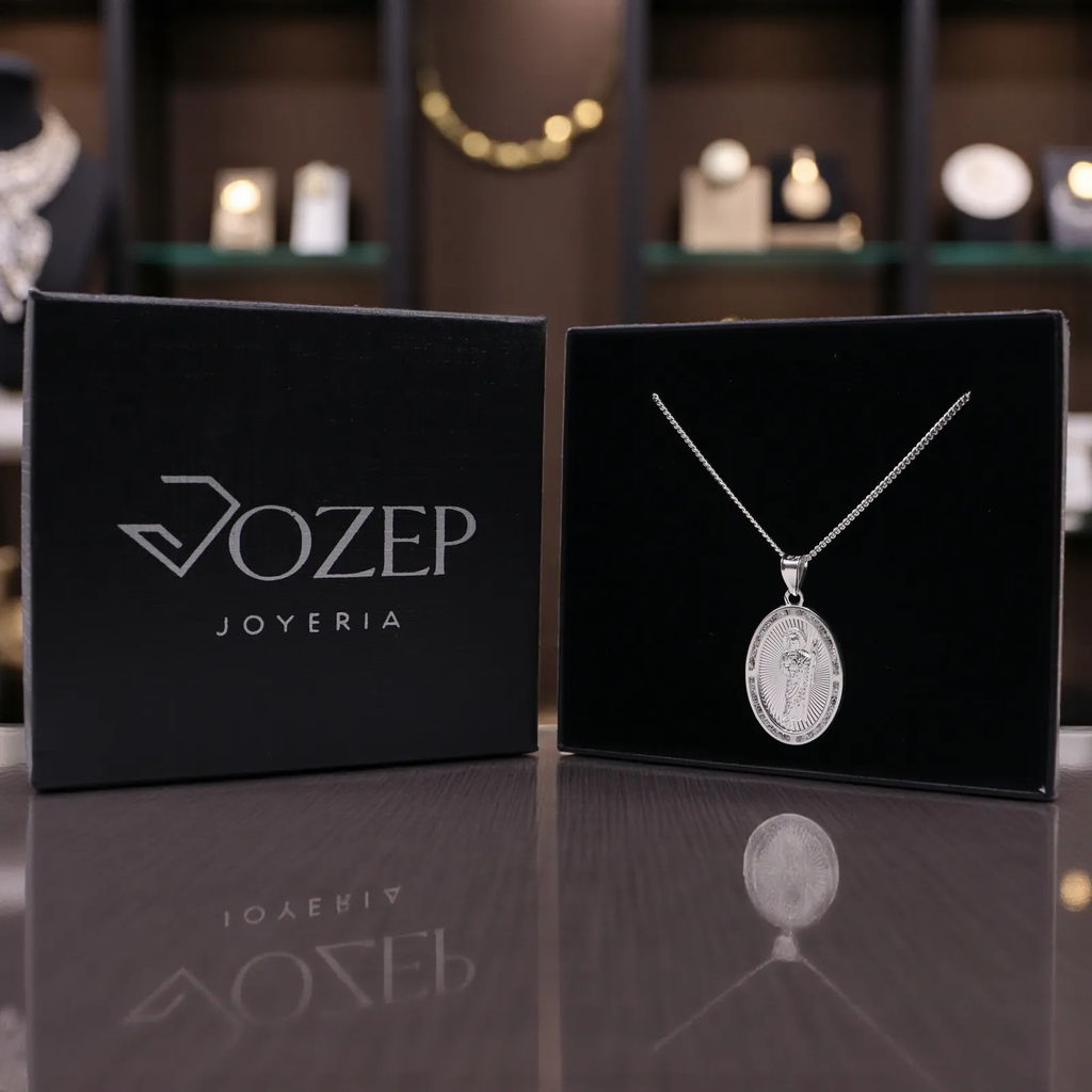 Dije De Medalla De San Judas Ovalo Grande  + Cadena en Plata .925