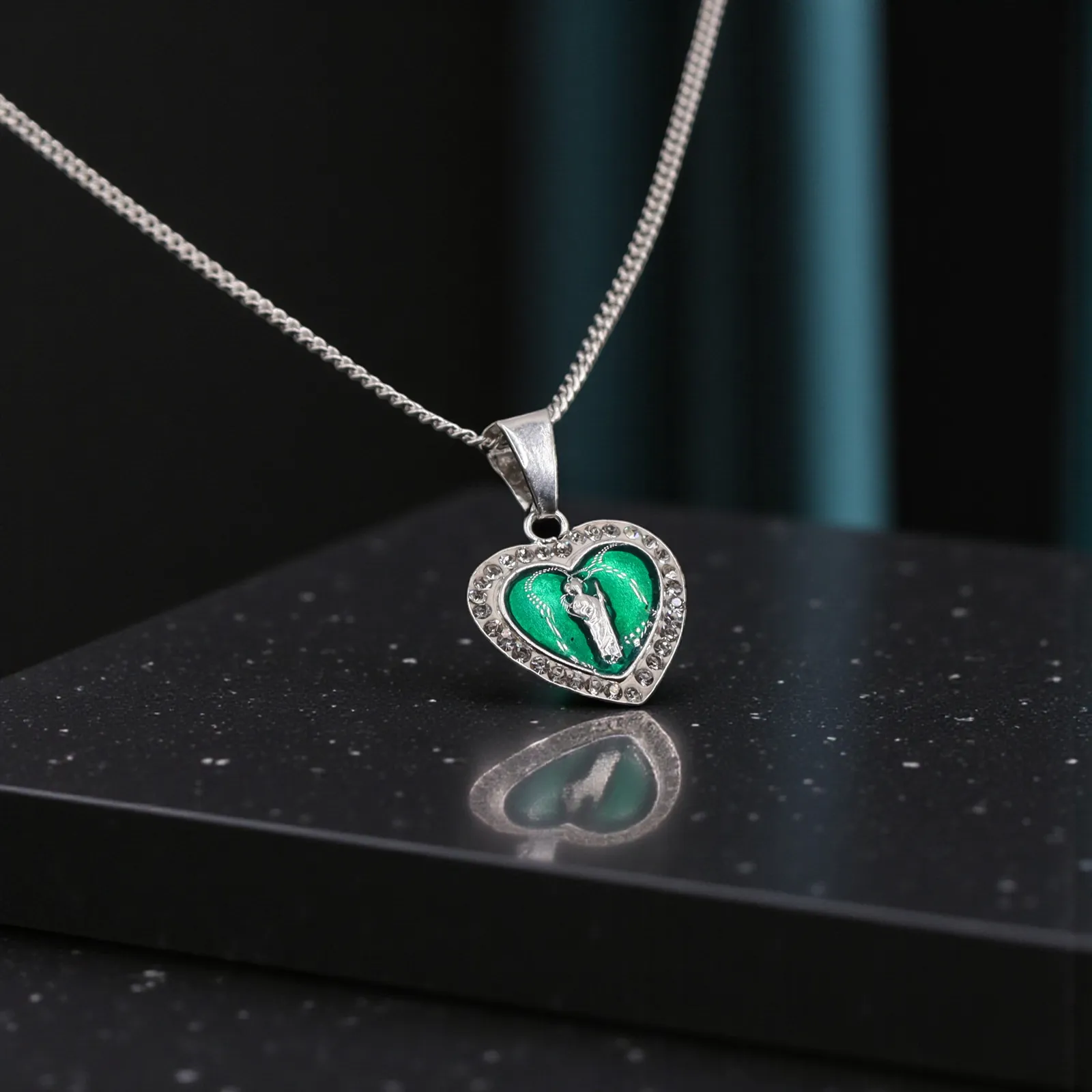 Dije De San Judas En Forma De Corazón + Cadena en Plata .925