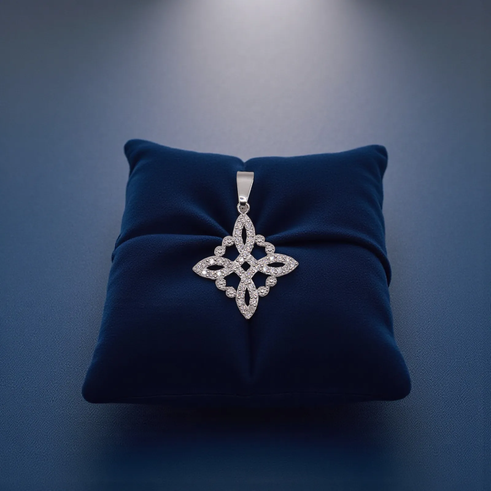 Dije Nudo De Bruja Con Circonia + Cadena en Plata .925