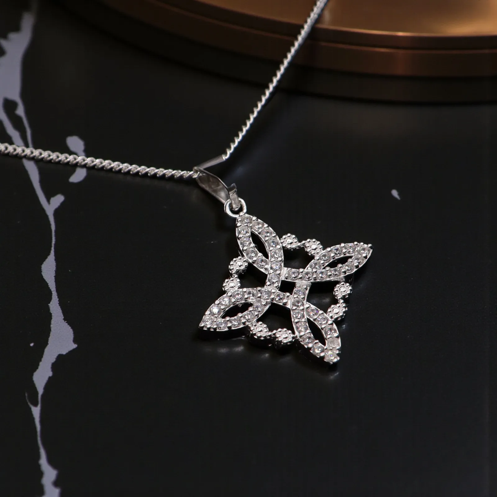 Dije Nudo De Bruja Con Circonia + Cadena en Plata .925