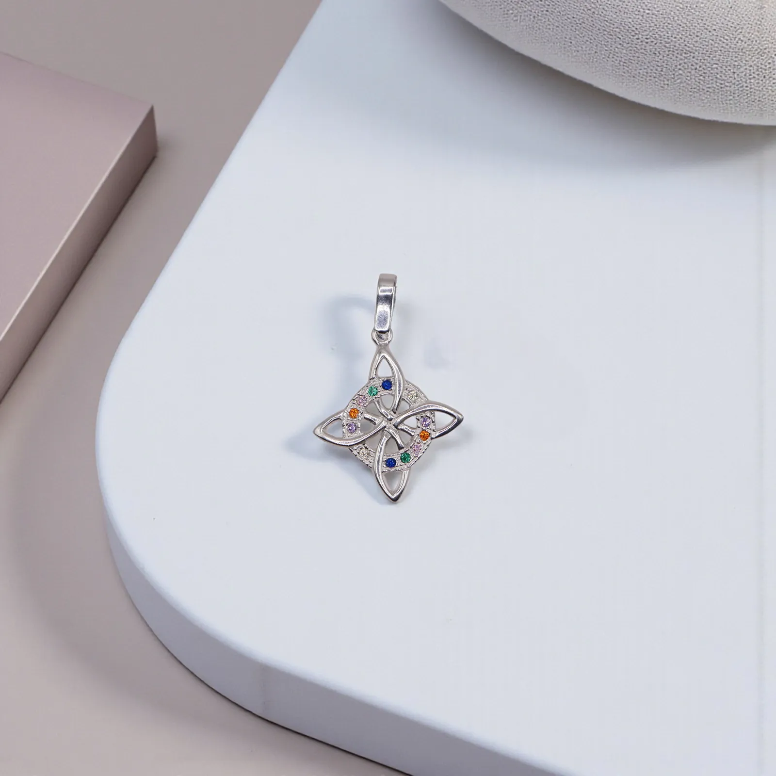 Dije Nudo De Bruja Colores + Cadena en Plata .925