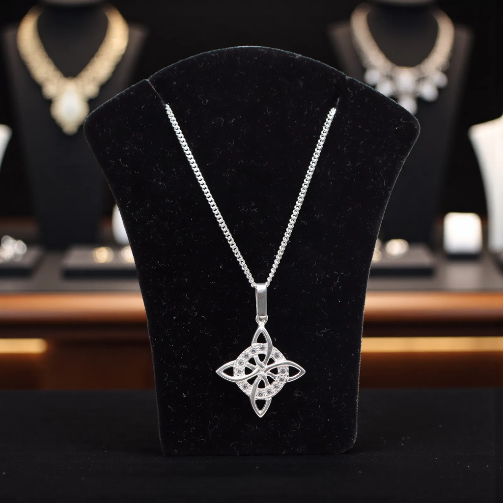 Dije Nudo De Bruja Blanco + Cadena en Plata .925