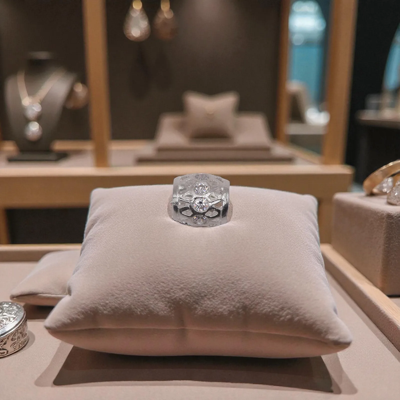 Dije Tipo Charm + Cadena en Plata .925