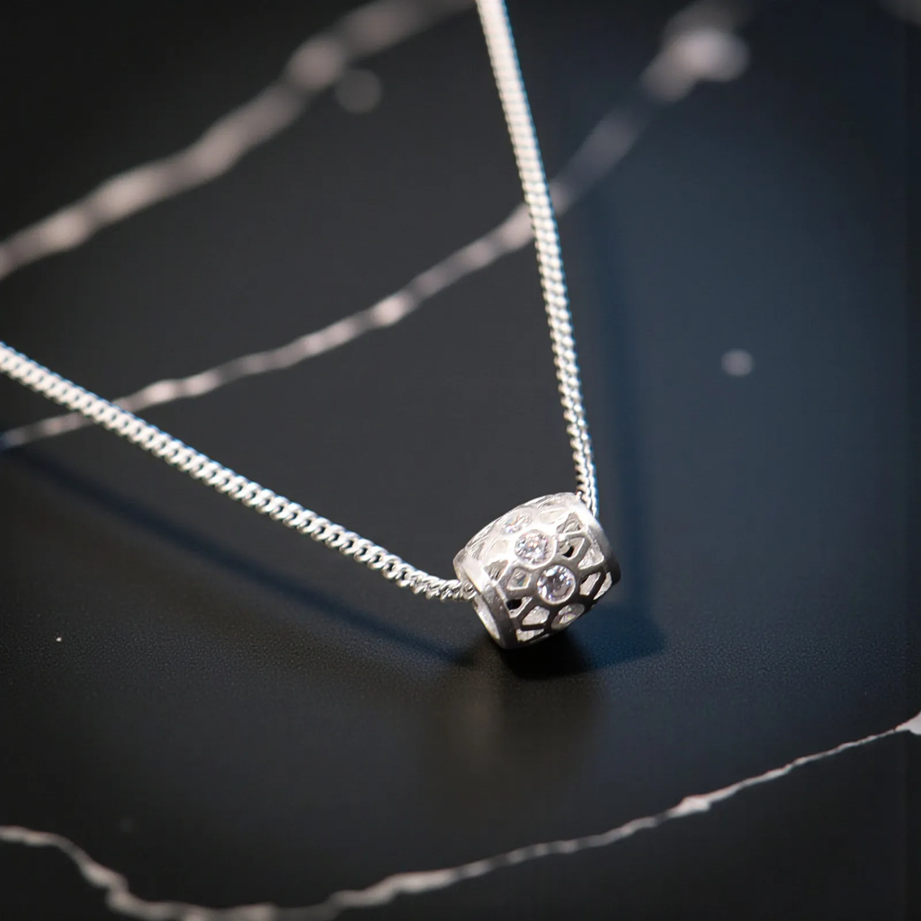 Dije Tipo Charm + Cadena en Plata .925