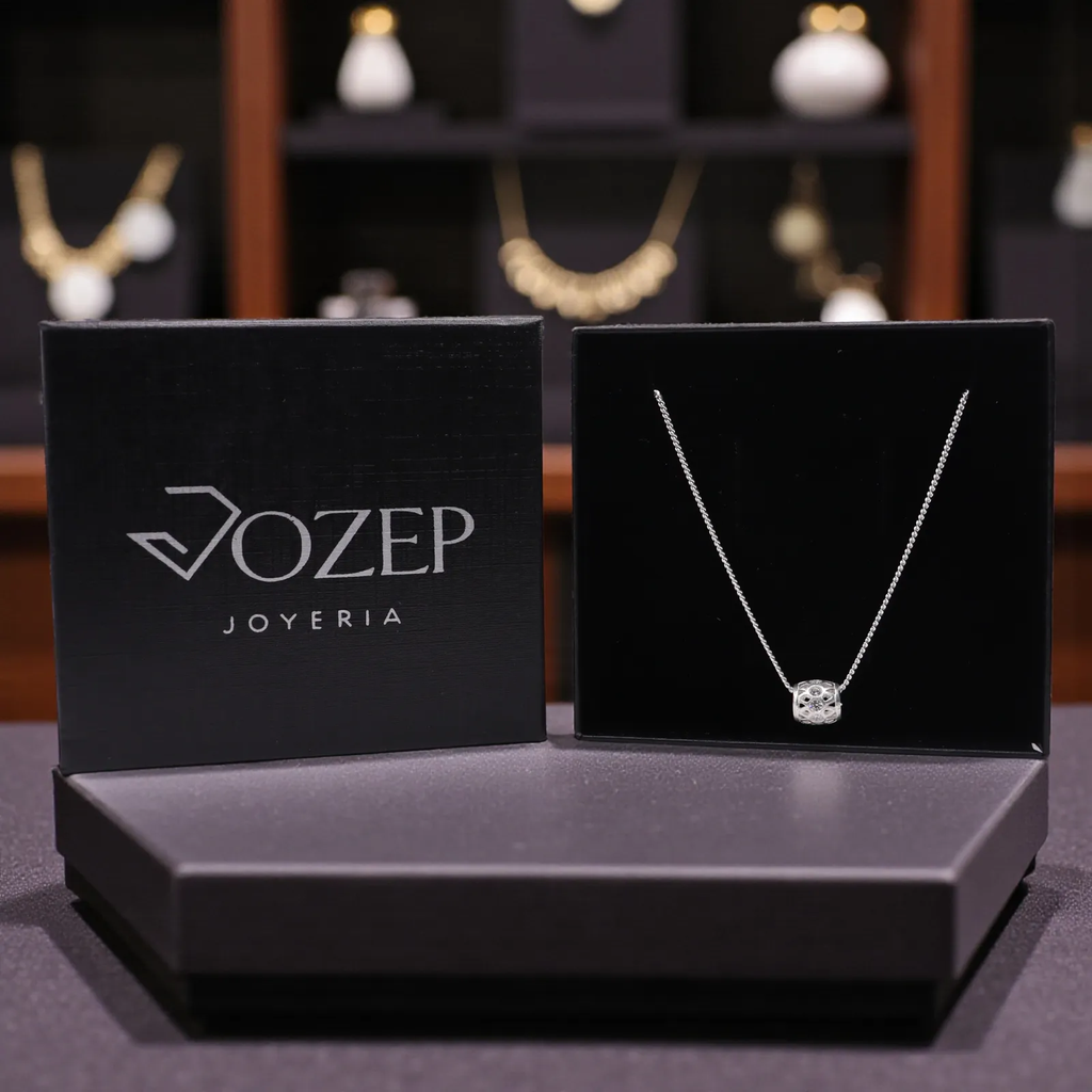 Dije Tipo Charm + Cadena en Plata .925