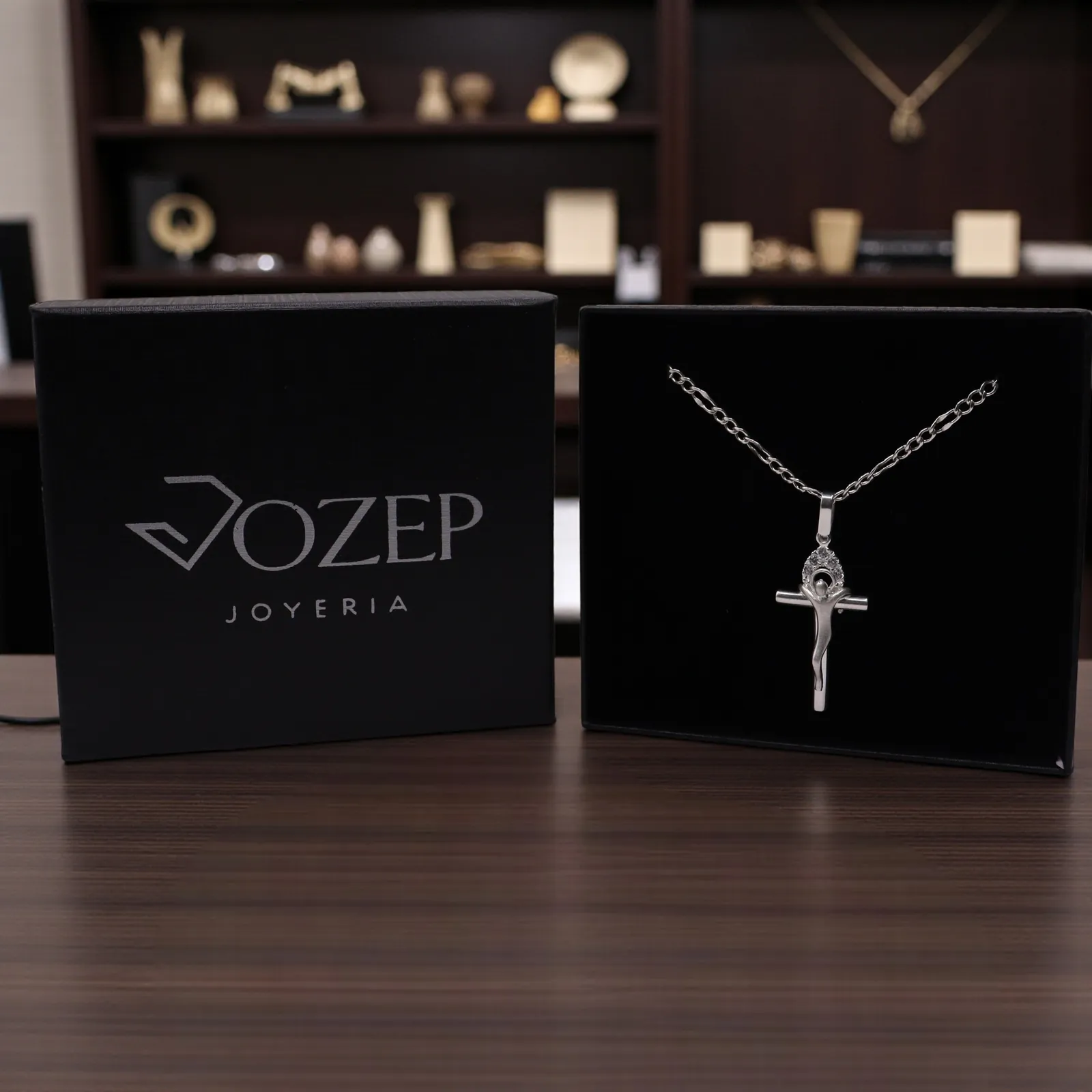 Dije De Cruz Cristo Aura + Cadena en Plata .925