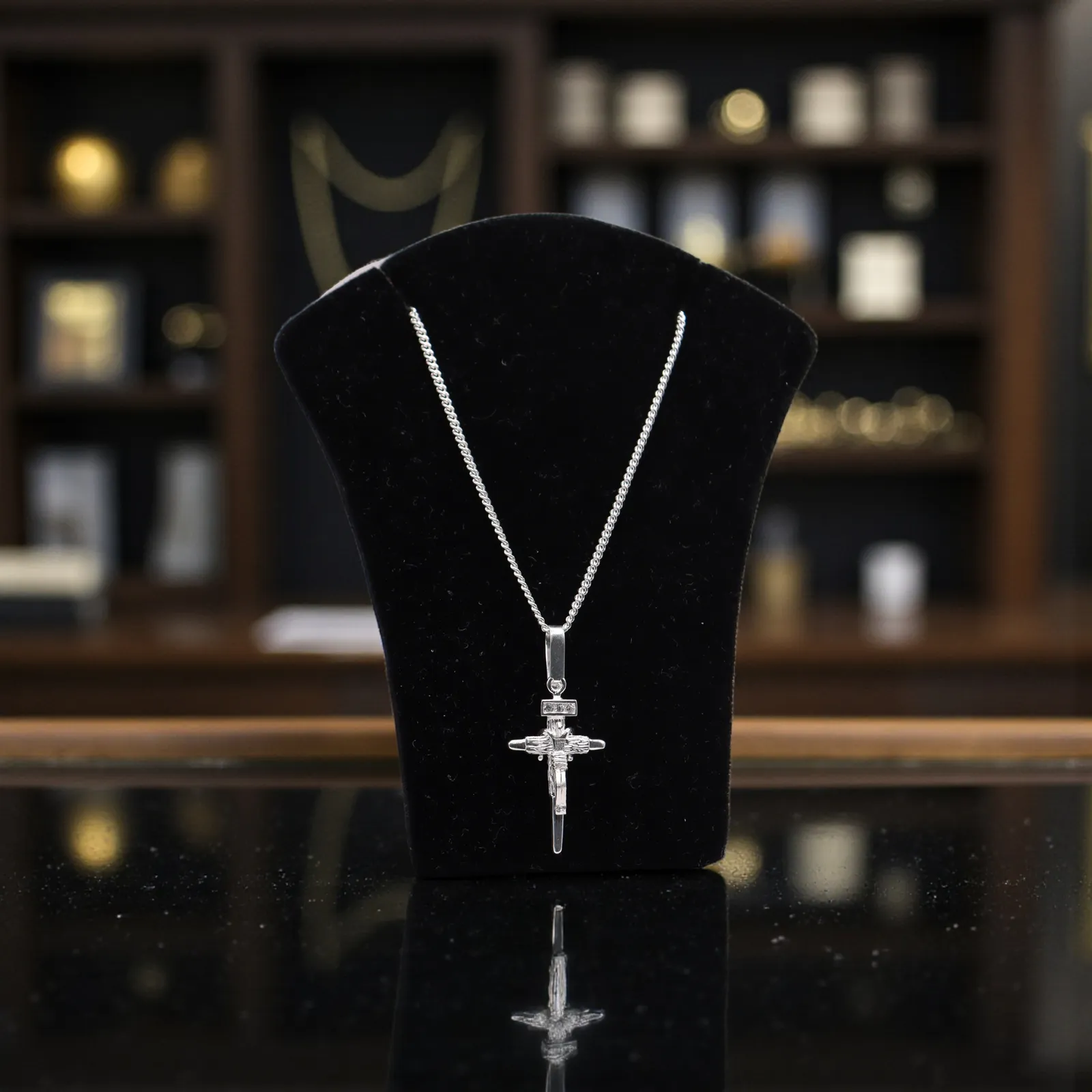 Dije De Cruz Con Cristo Clasica + Cadena en Plata .925