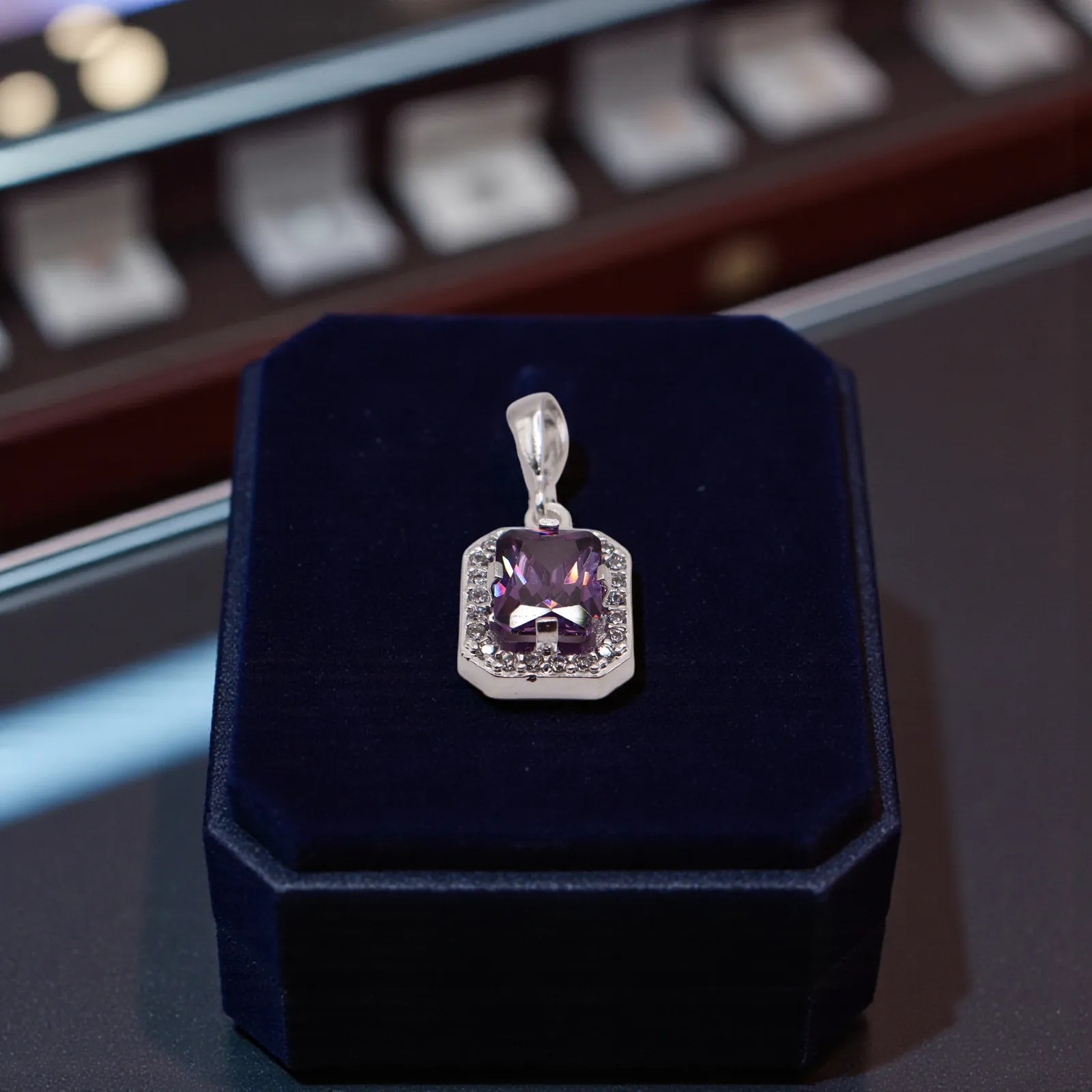 Aretes + Dije Cuadro Morado en Plata .925