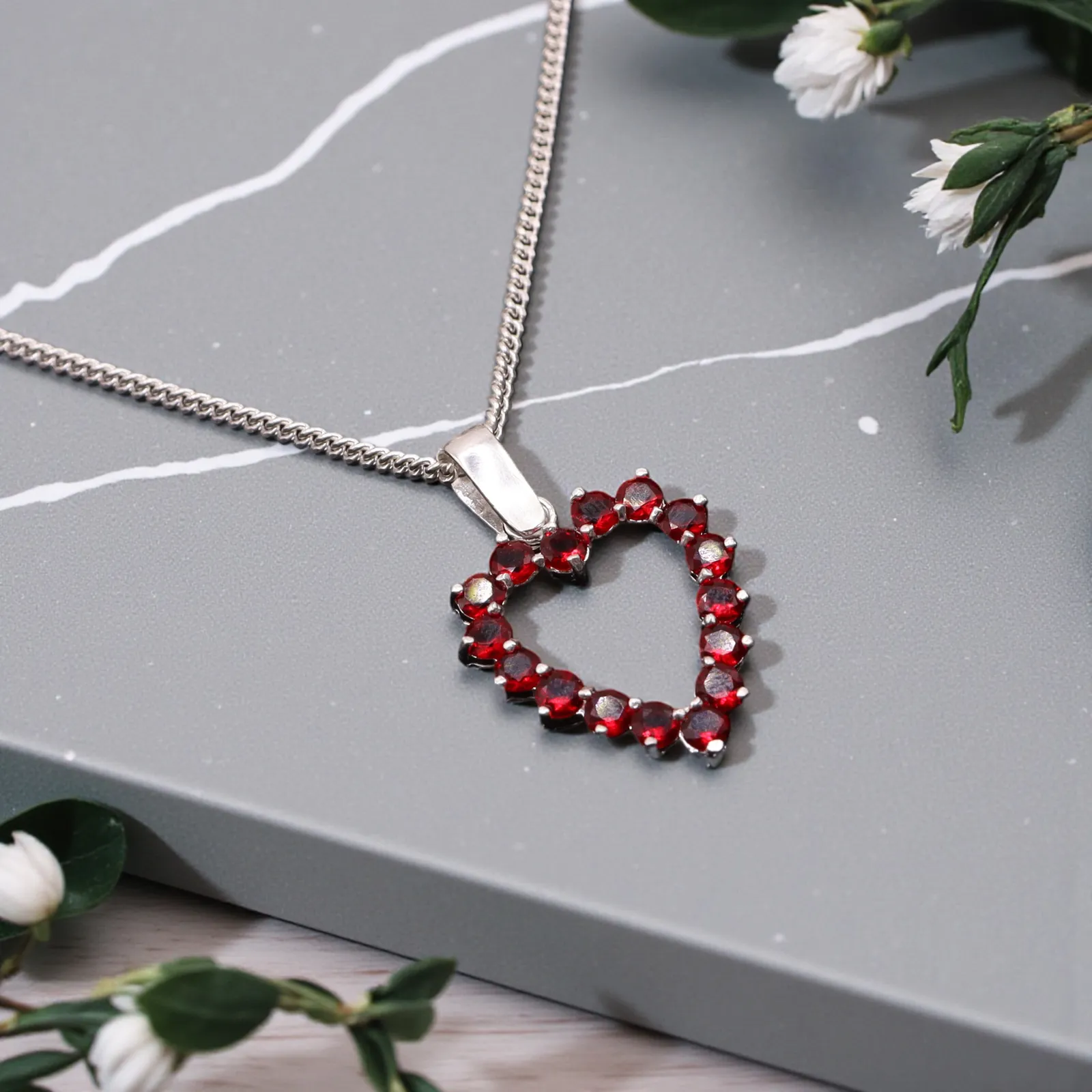 Dije Corazón Contorno Rojo En Plata .925