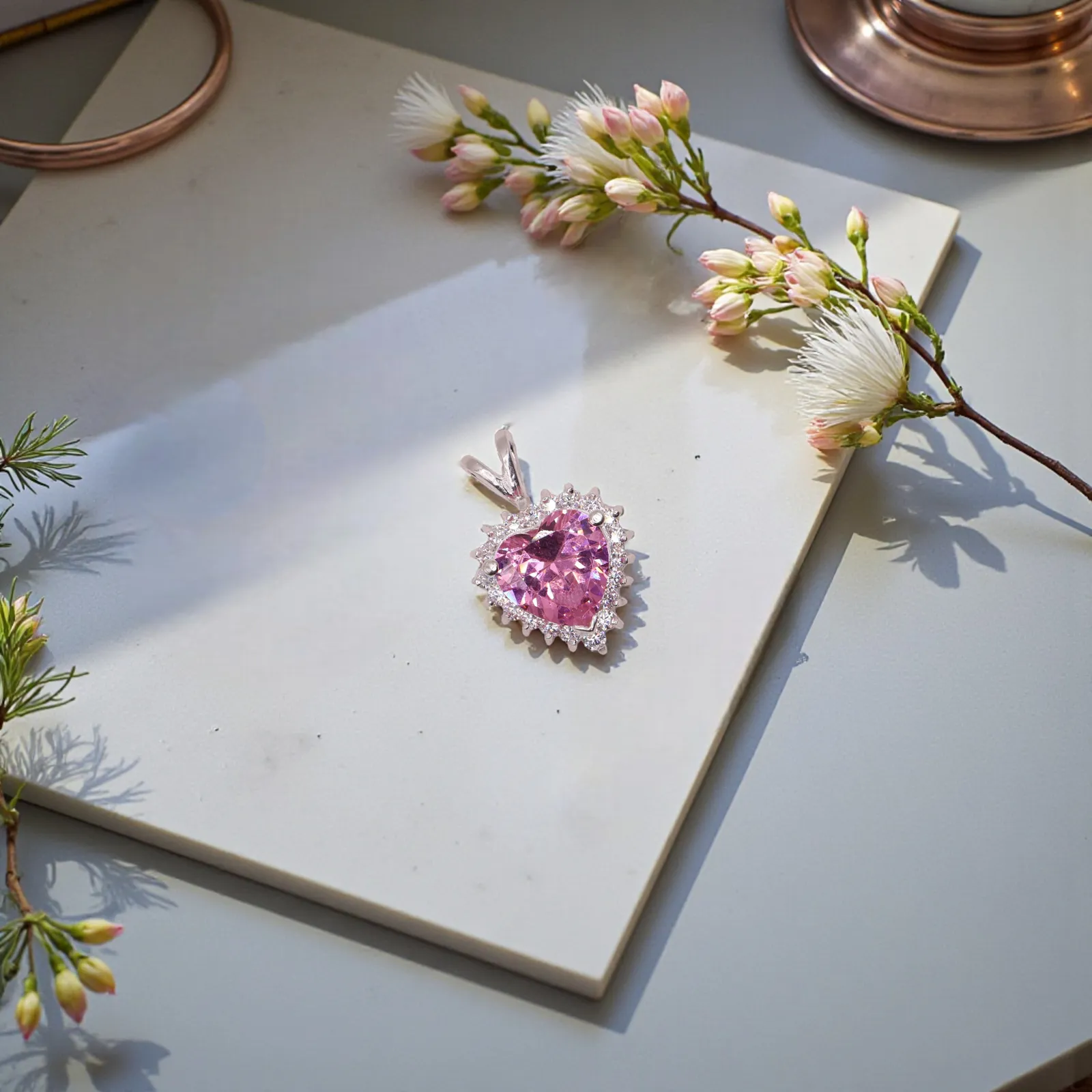 Dije Corazón Con Piedra Rosa En Plata .925