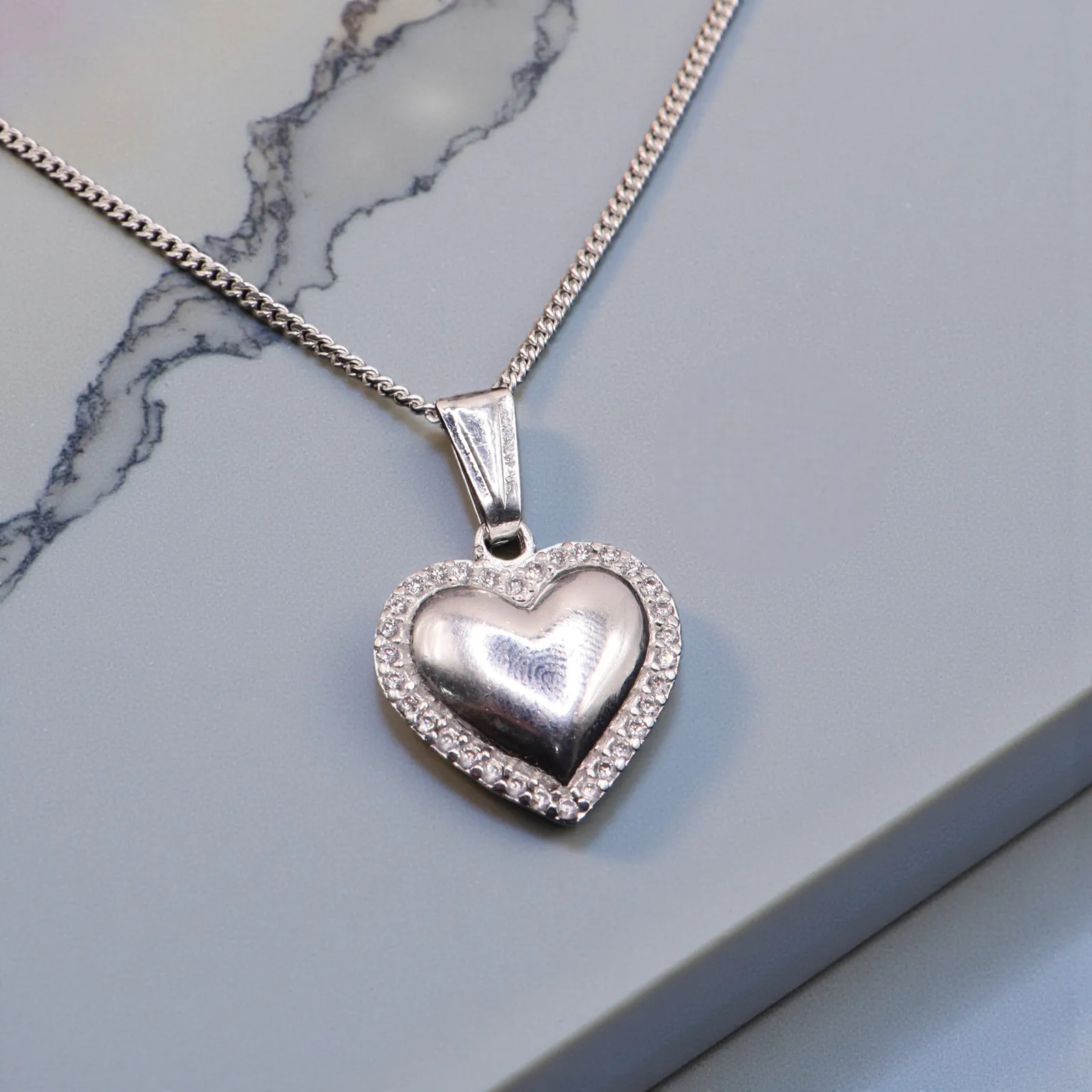 Dije Corazón Liso Y Circonias Plata .925