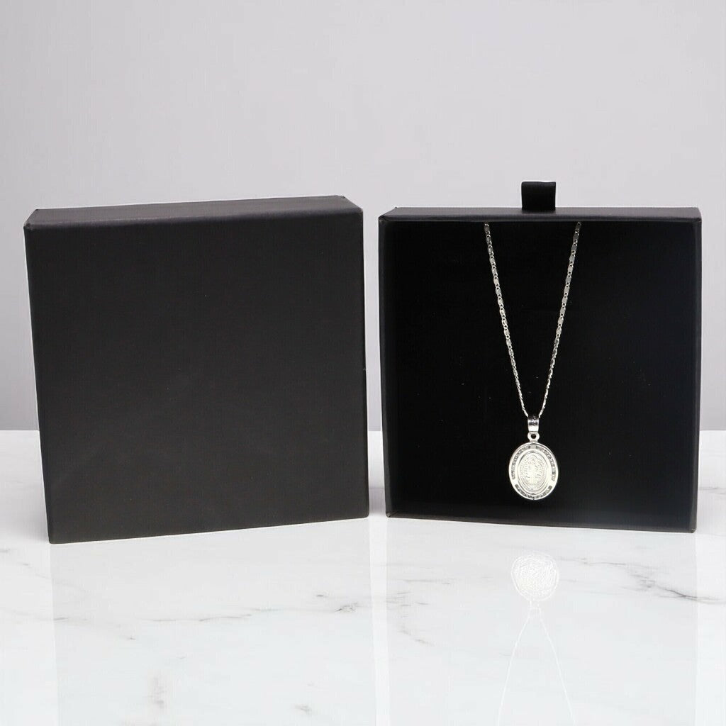 Medalla de San Benito Ovalada + Cadena en Plata .925