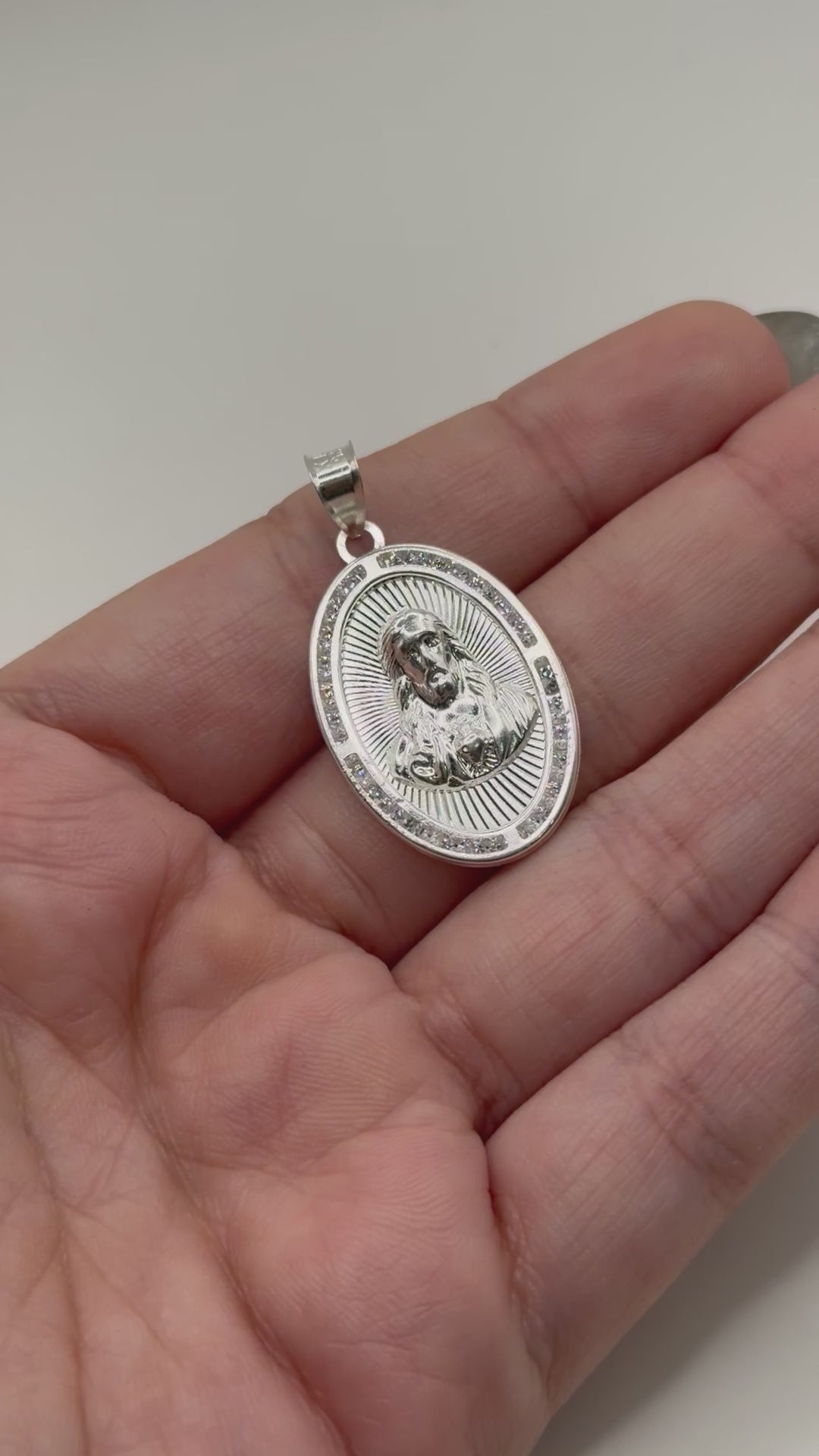 Dije De Medalla De Jesus Ovalada + Cadena en Plata .925