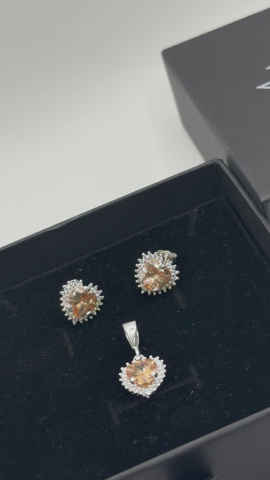 Aretes + Cadena + Dije  Corazón Naranja en Plata .925