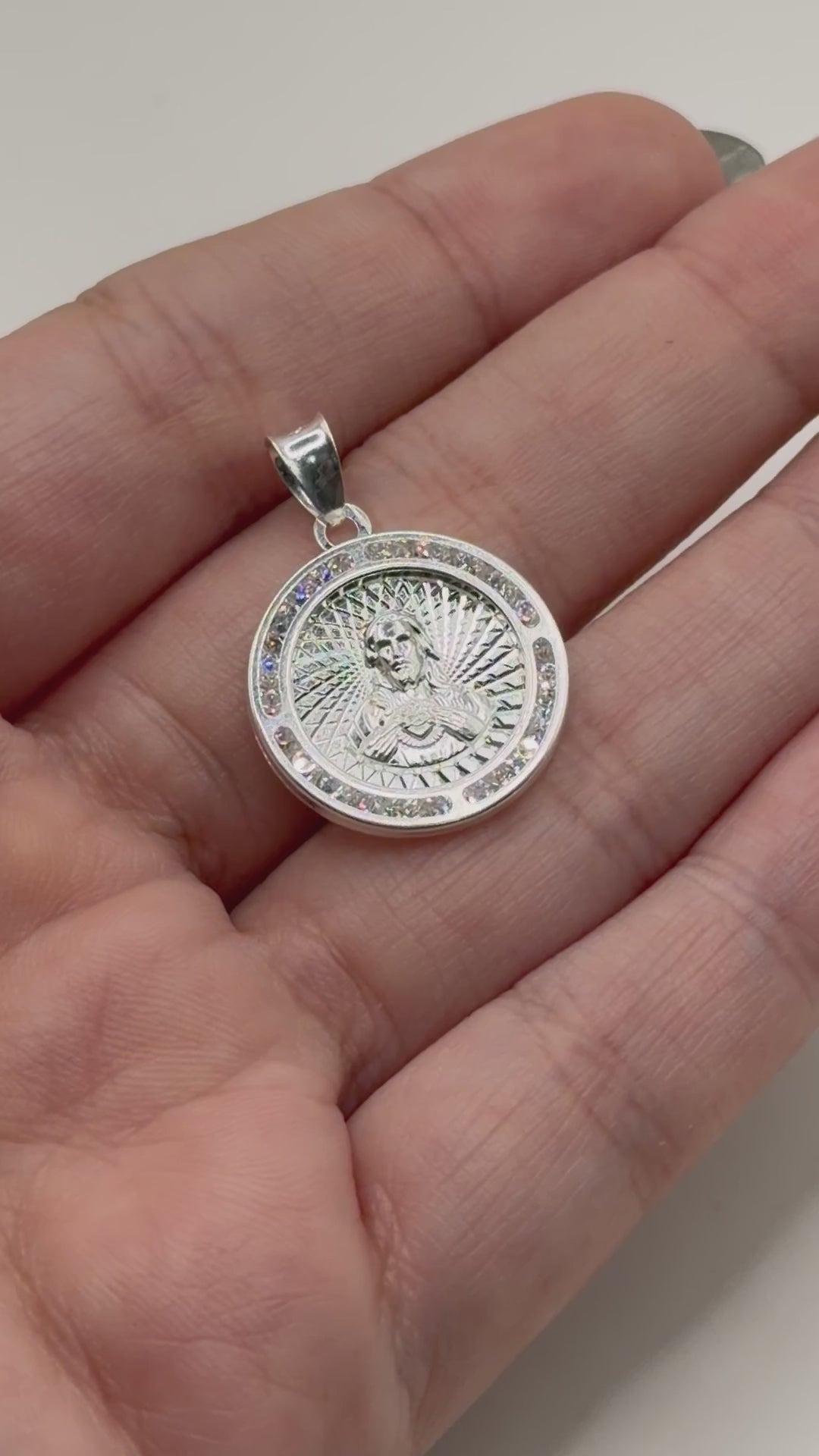 Dije De Medalla De Jesus Chica + Cadena en Plata .925