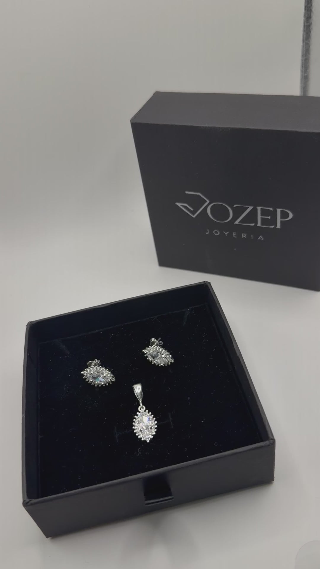 Aretes + Cadena + Dije  Gota Blanca Delgada en Plata .925