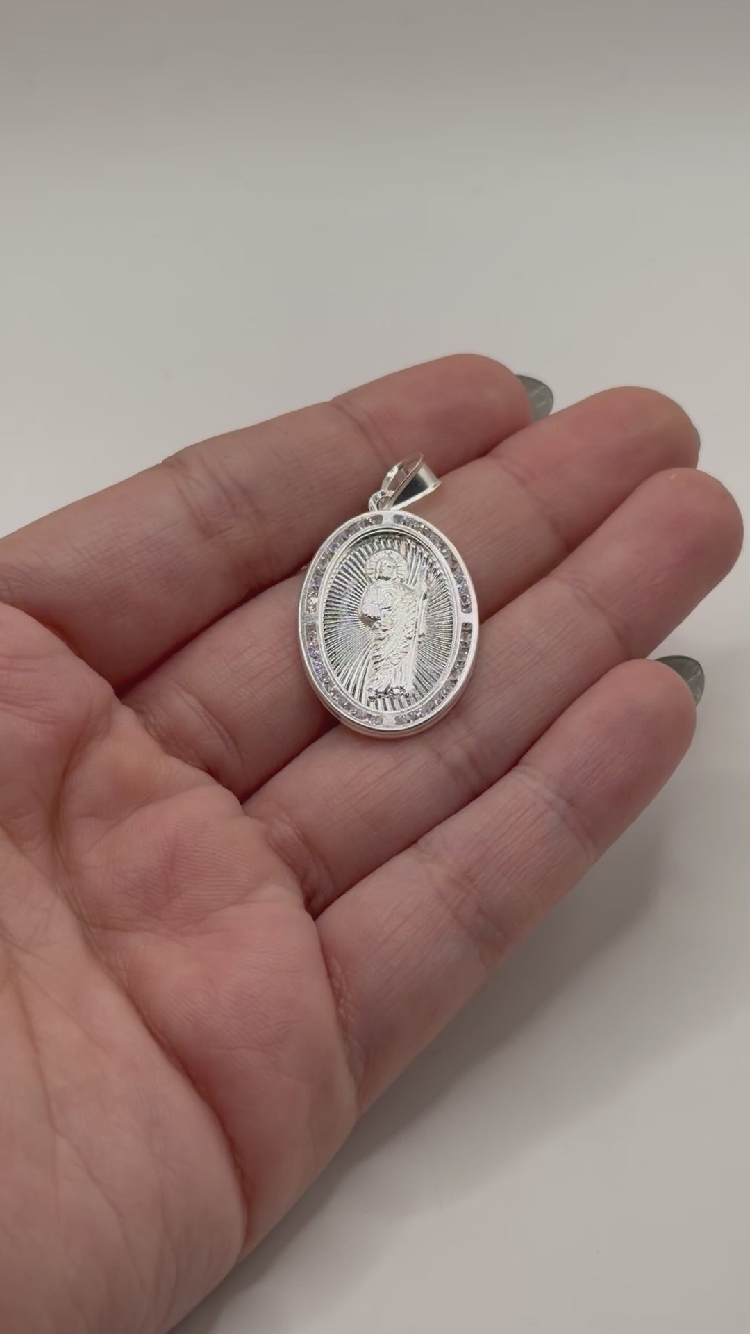 Dije De Medalla De San Judas Ovalo Grande  + Cadena en Plata .925